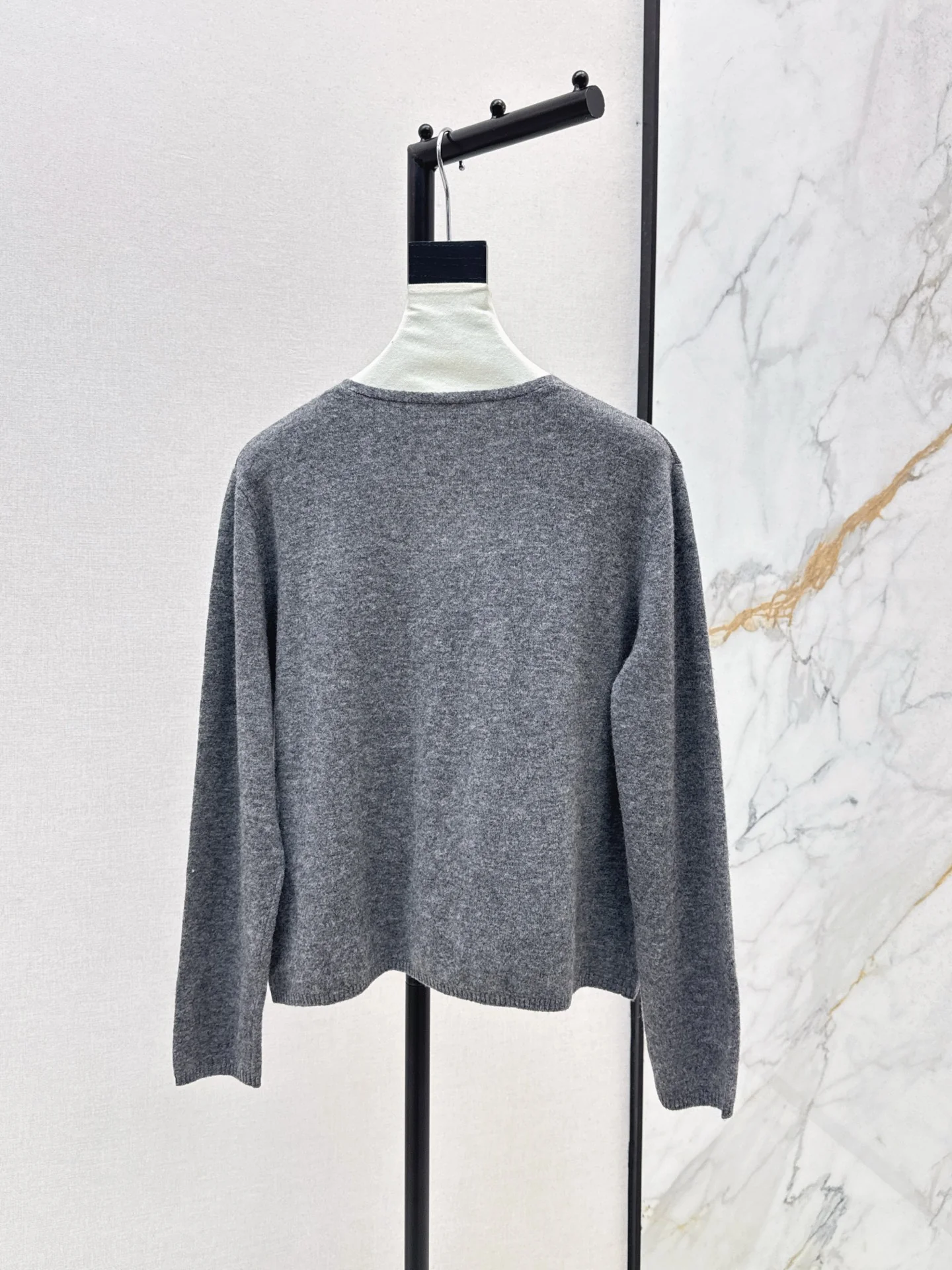 ES 25fw beading sweater