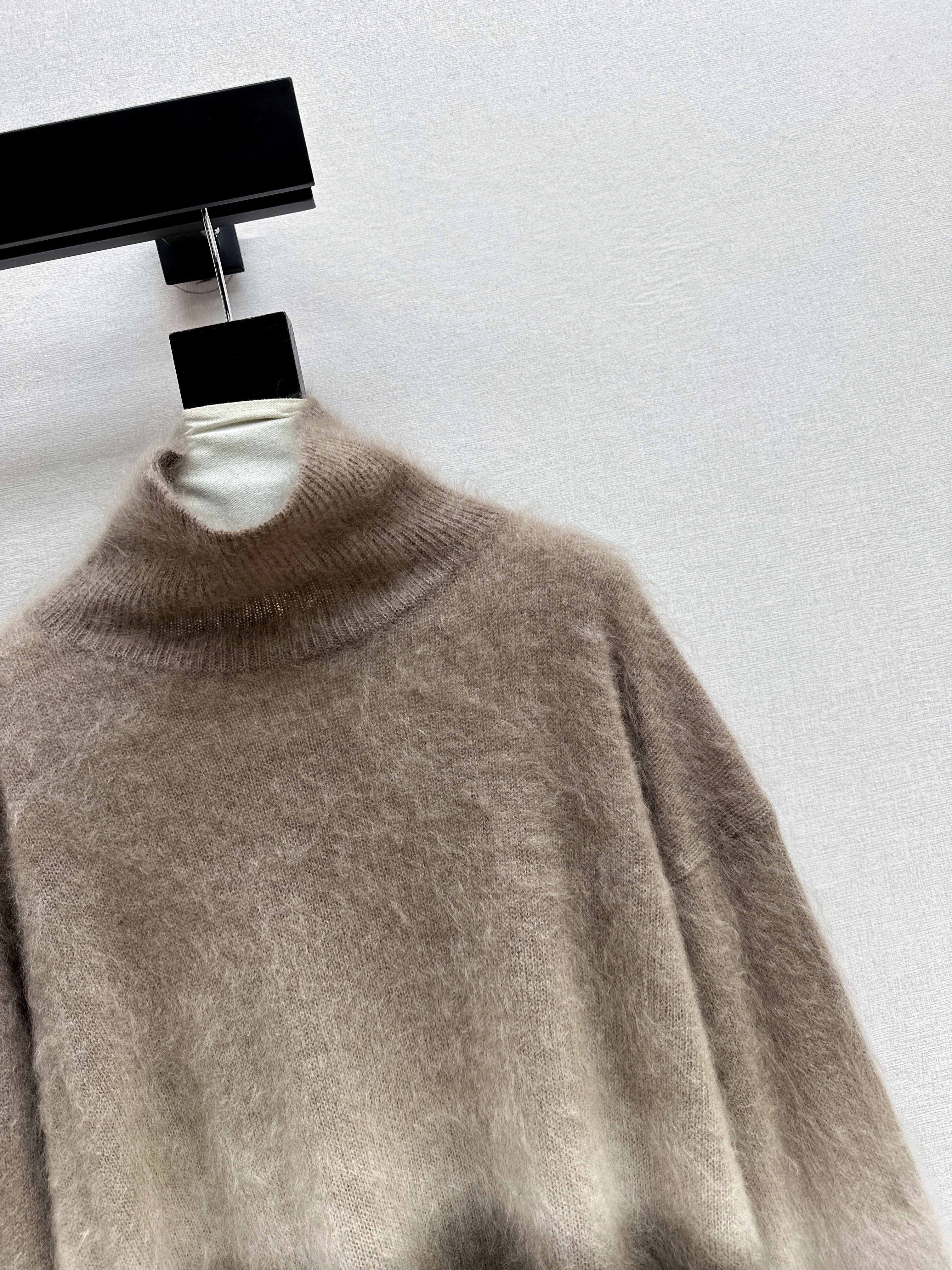 Max 26ss gradient colors sweater