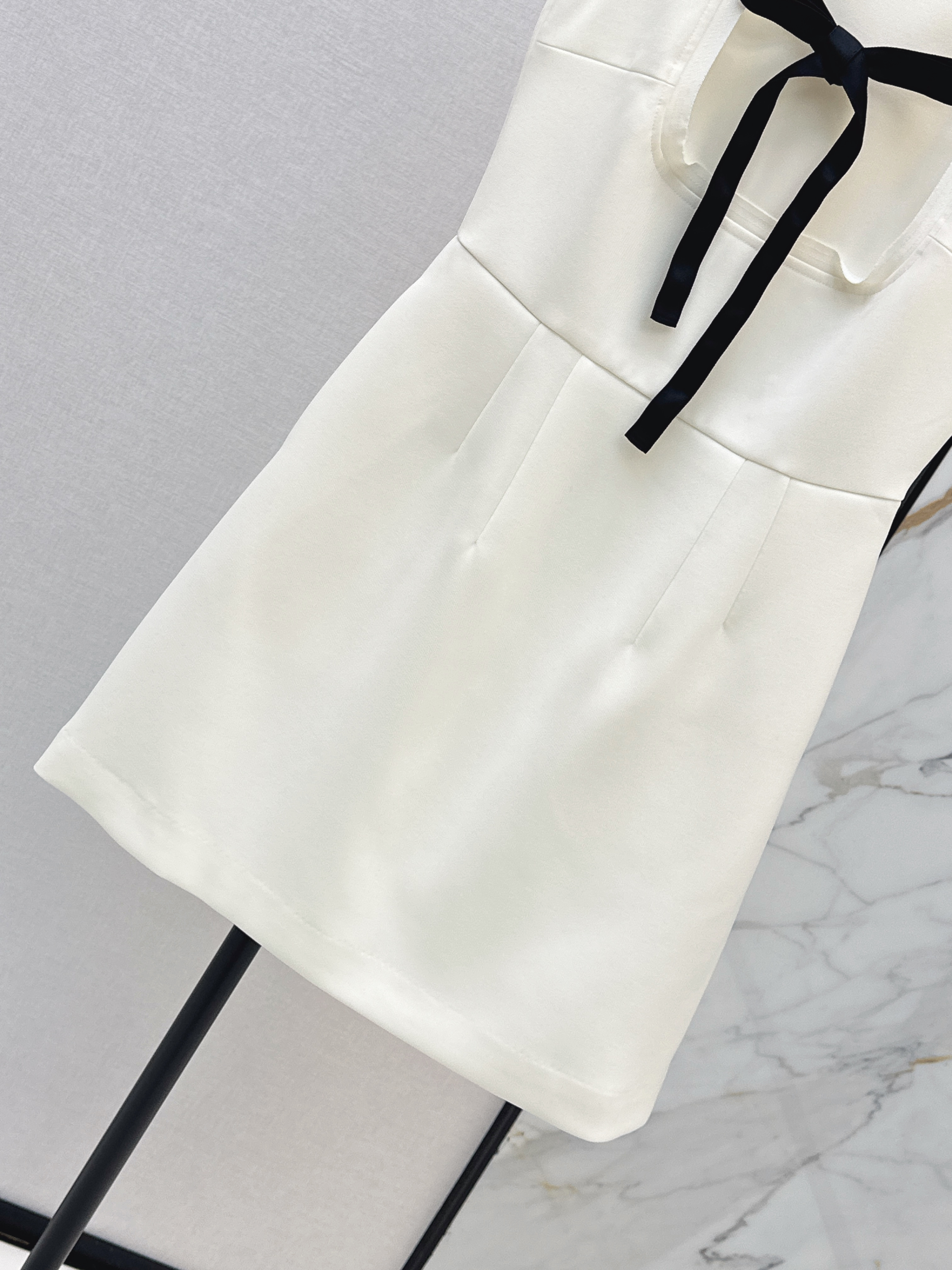 Prad 26ss bow sleeveless dress