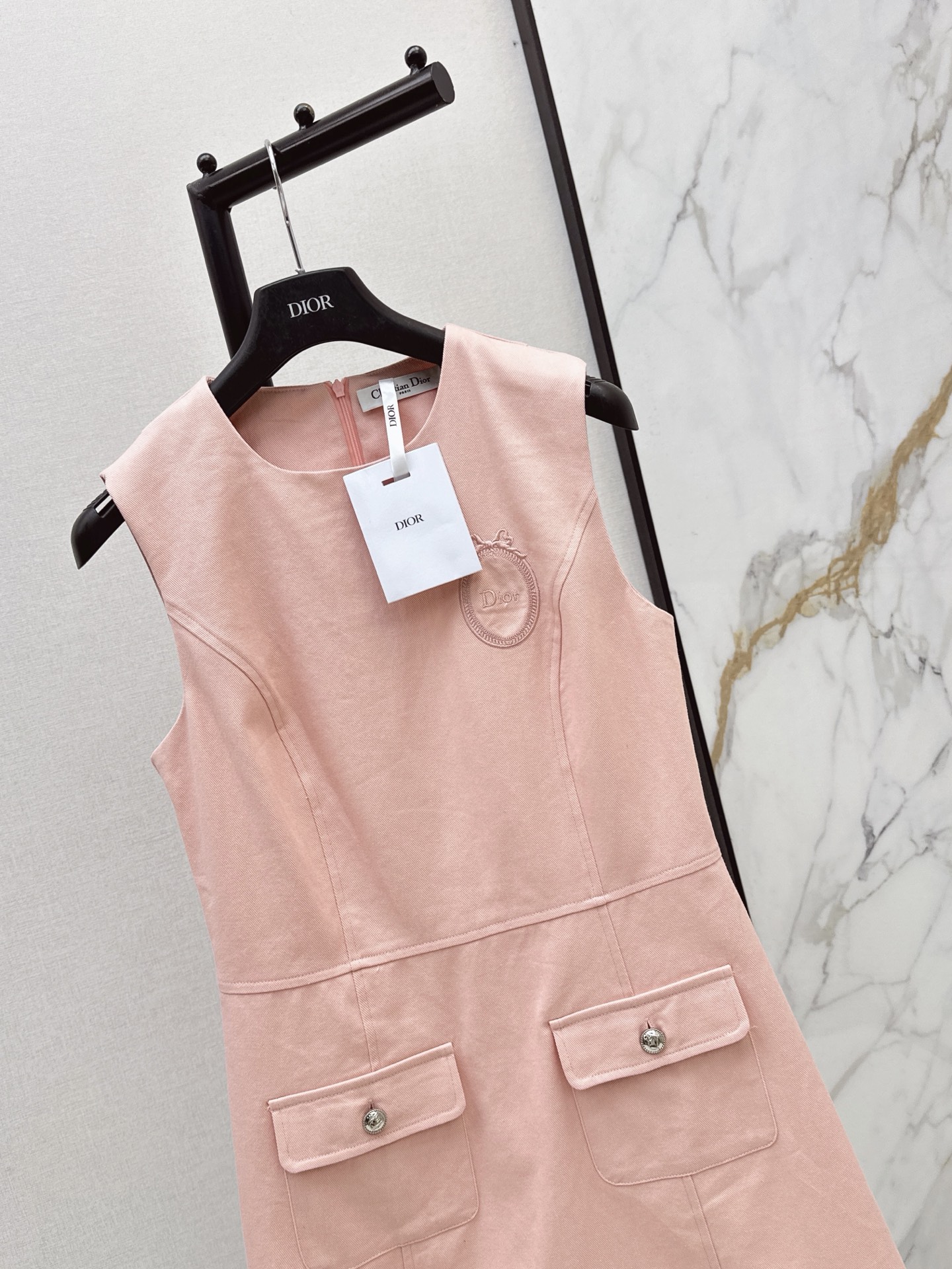 CD 26ss embroidery sleeveless dress