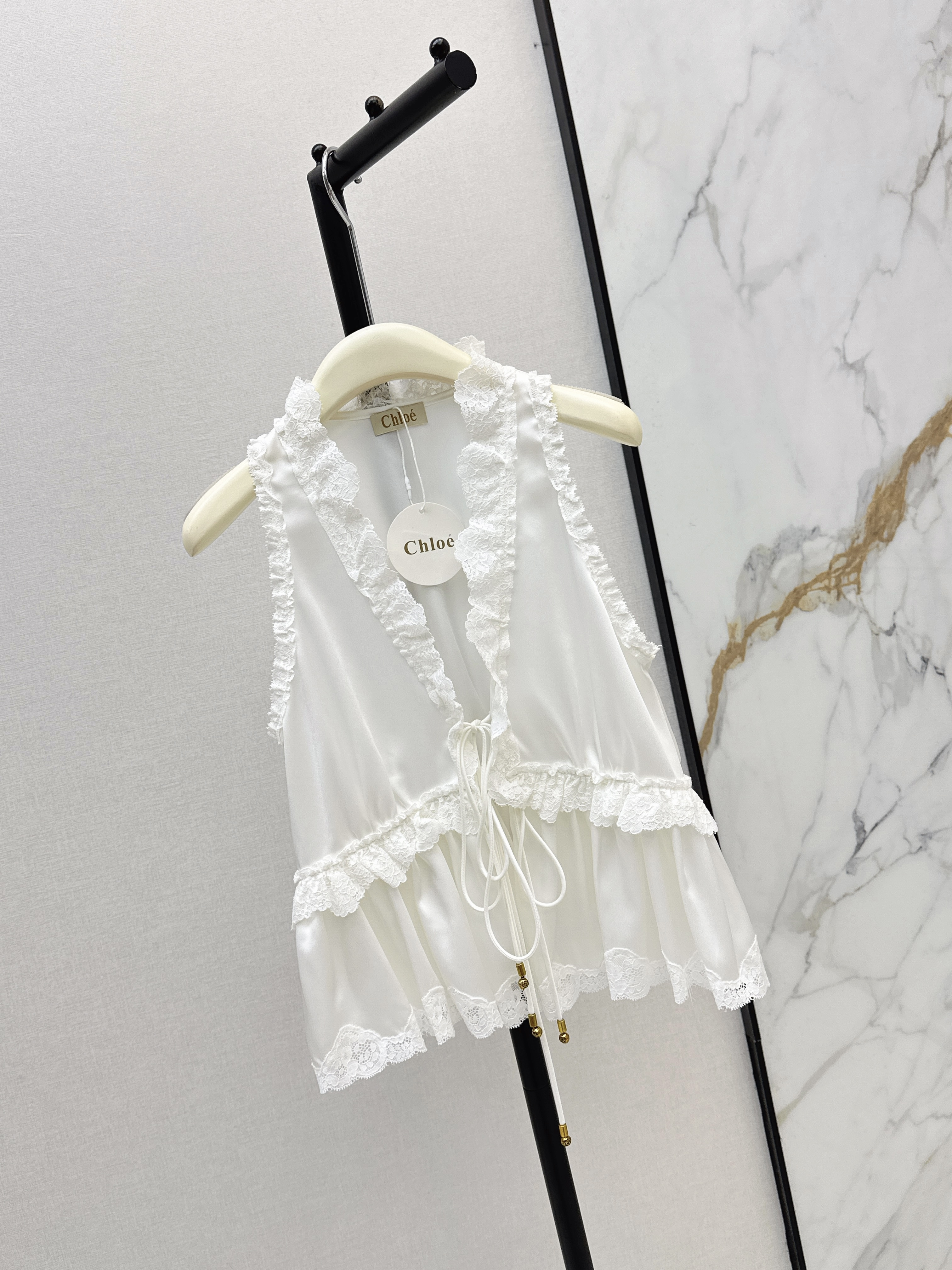 Chol 26ss lace v-neck top