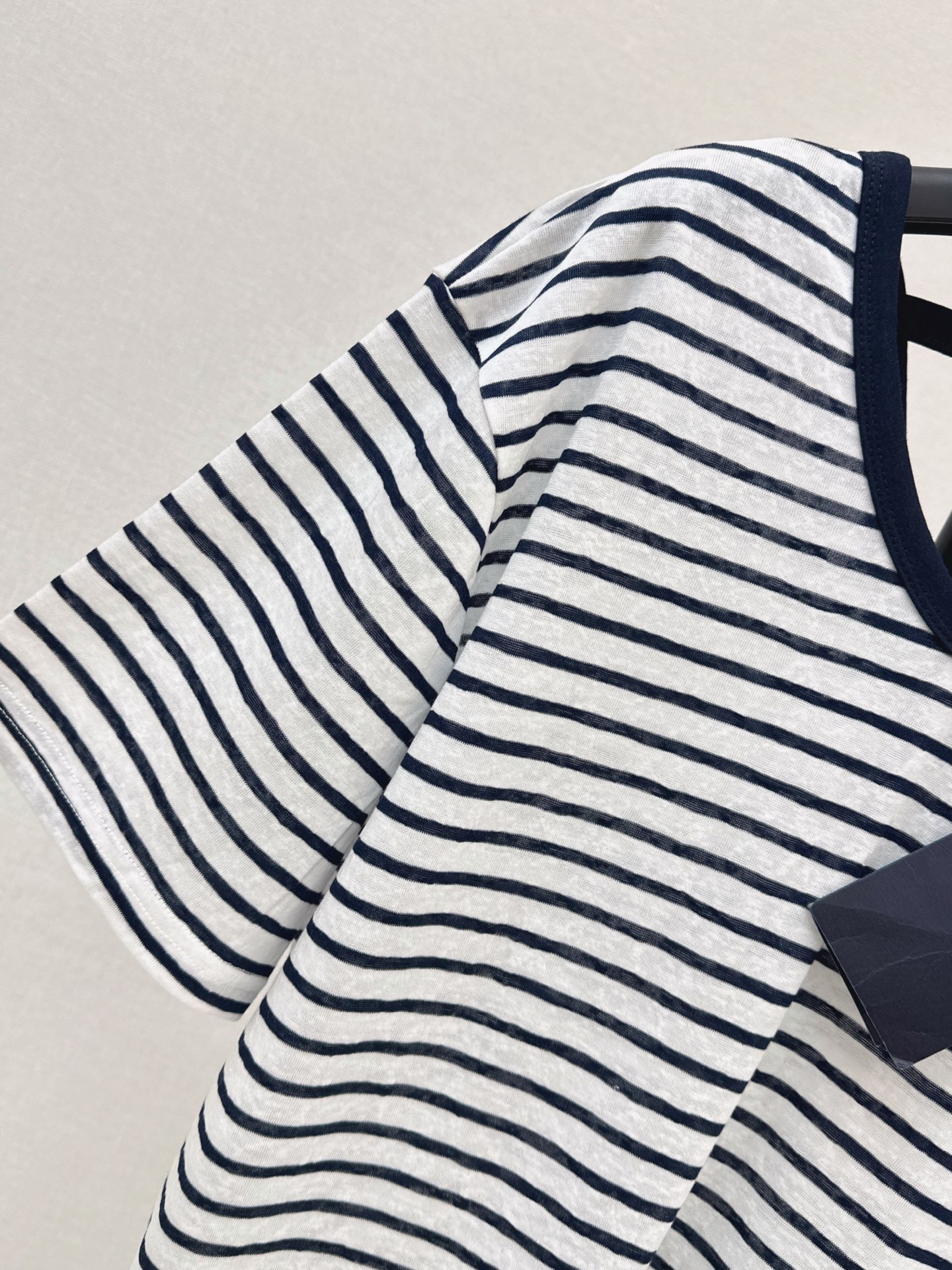 Pra 26ss v-neck t-shirt