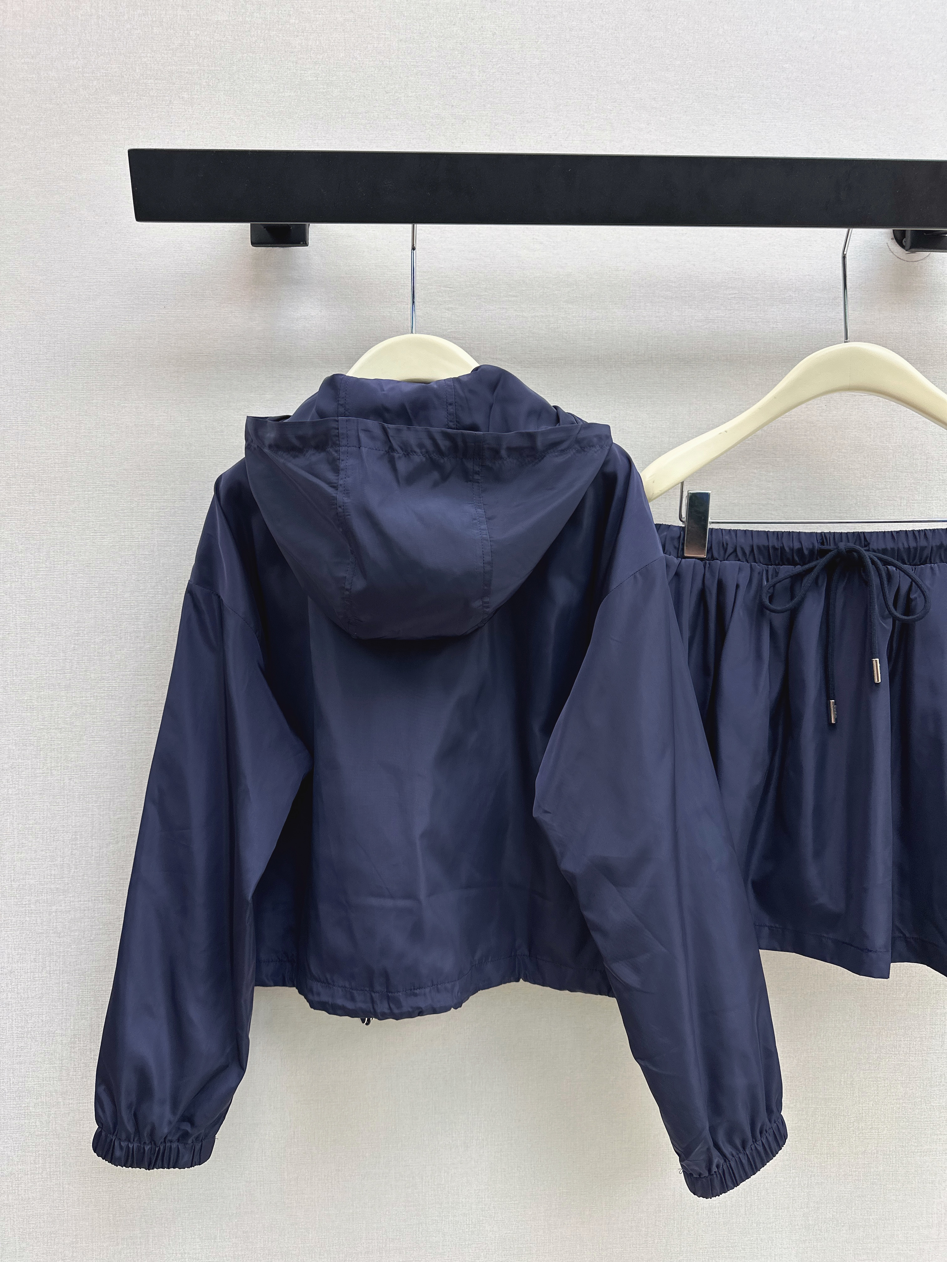 Alex 26ss hooded windbreaker set