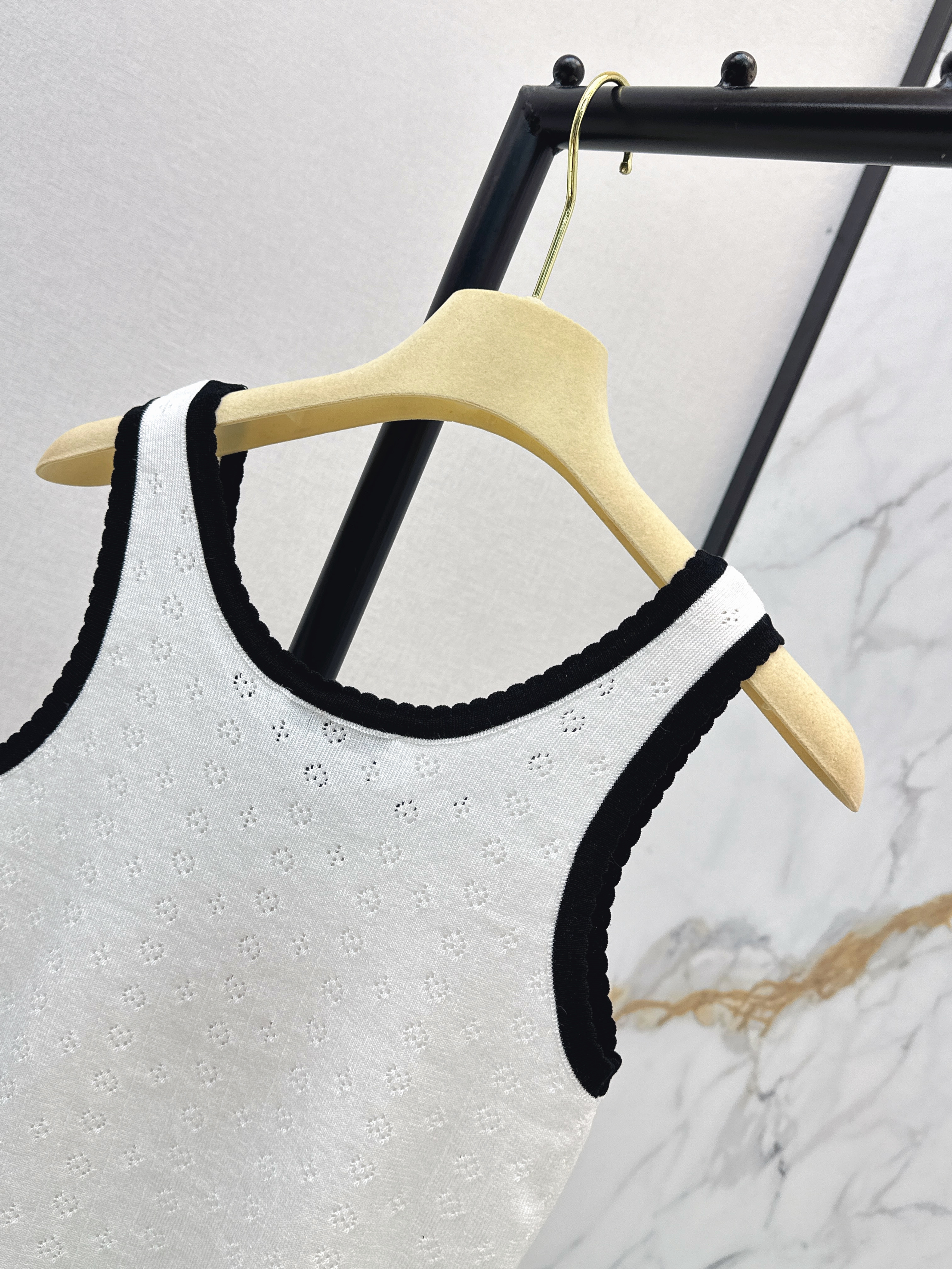 Miu 26ss knit crop vest