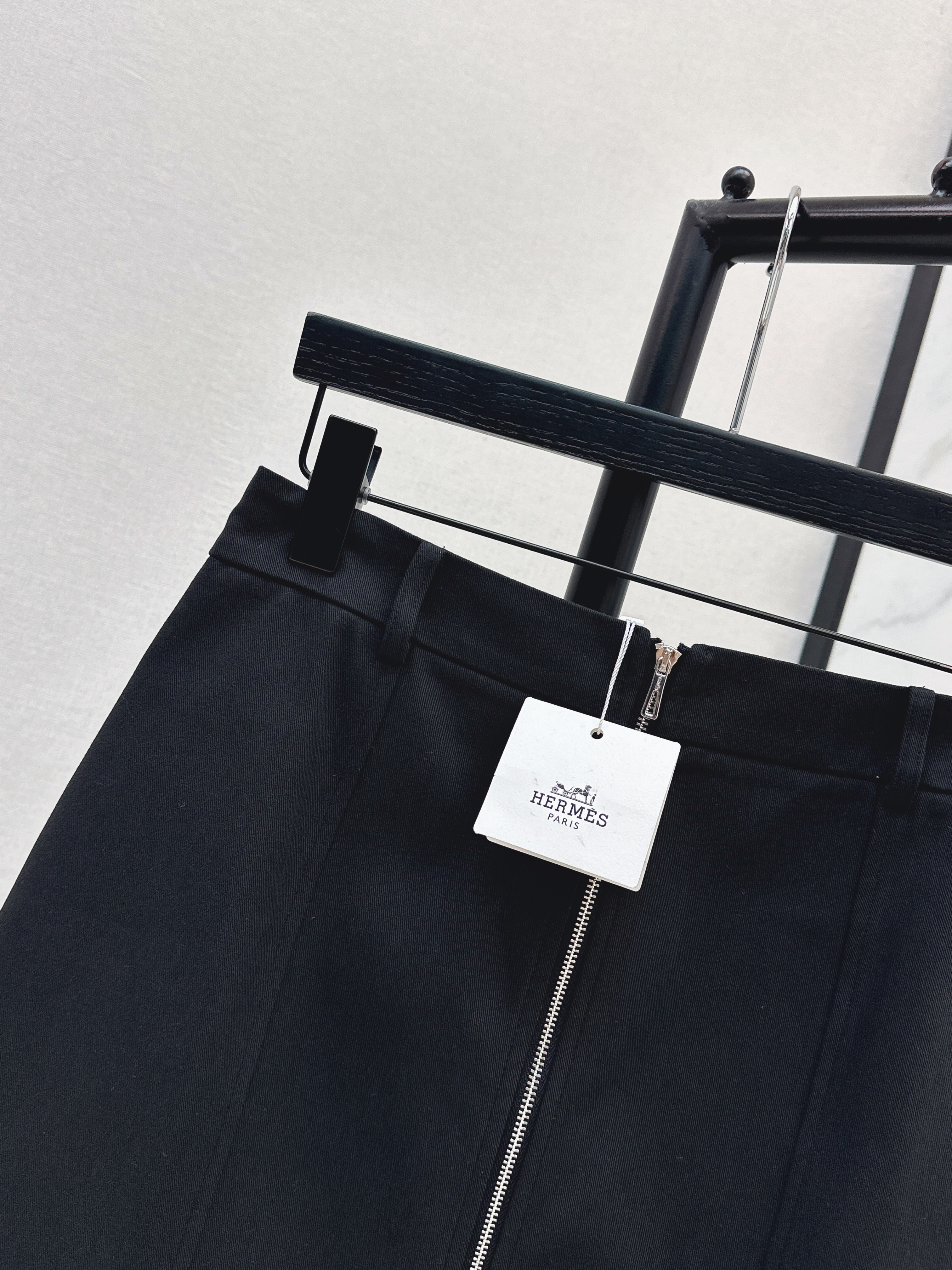 Her 26ss zip-up skirt