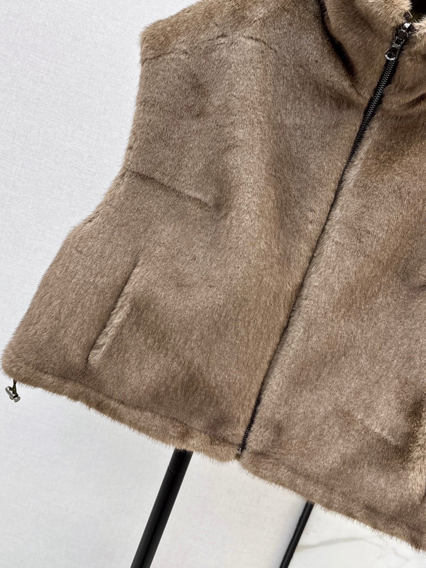 Brun 25fw reversible faux fur vest jacket