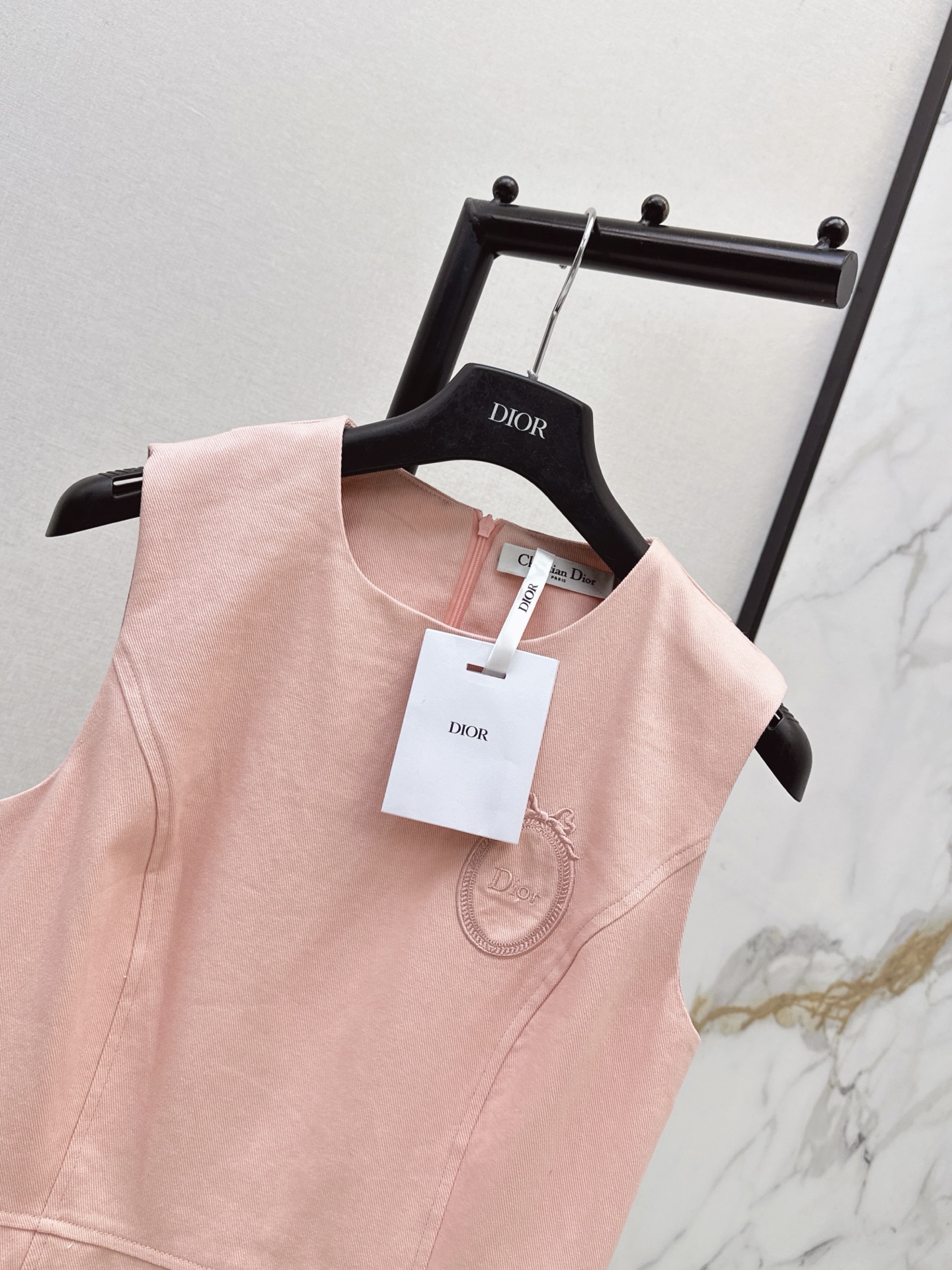 CD 26ss embroidery sleeveless dress