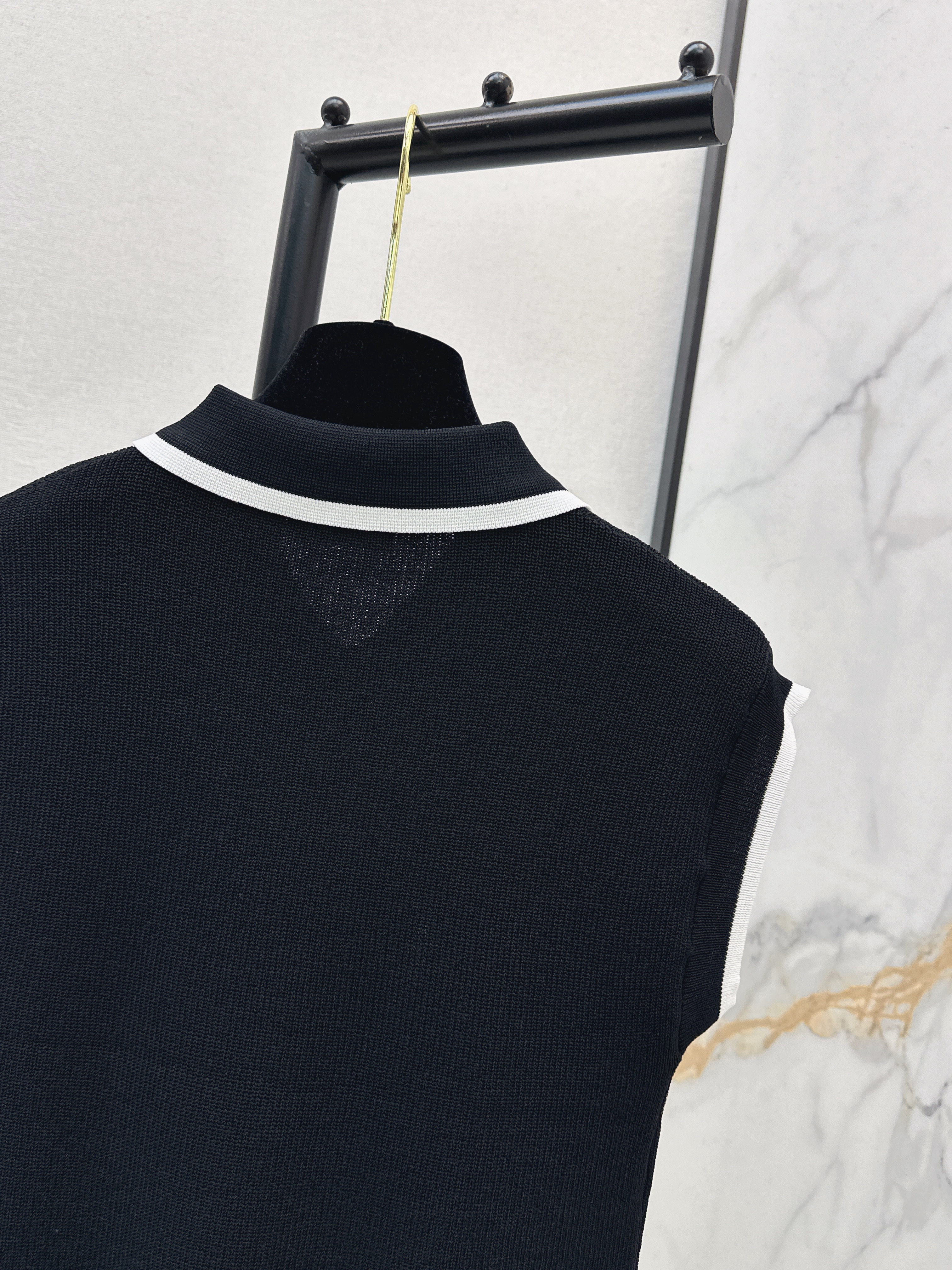 Chan 26ss sleeveless knitwear