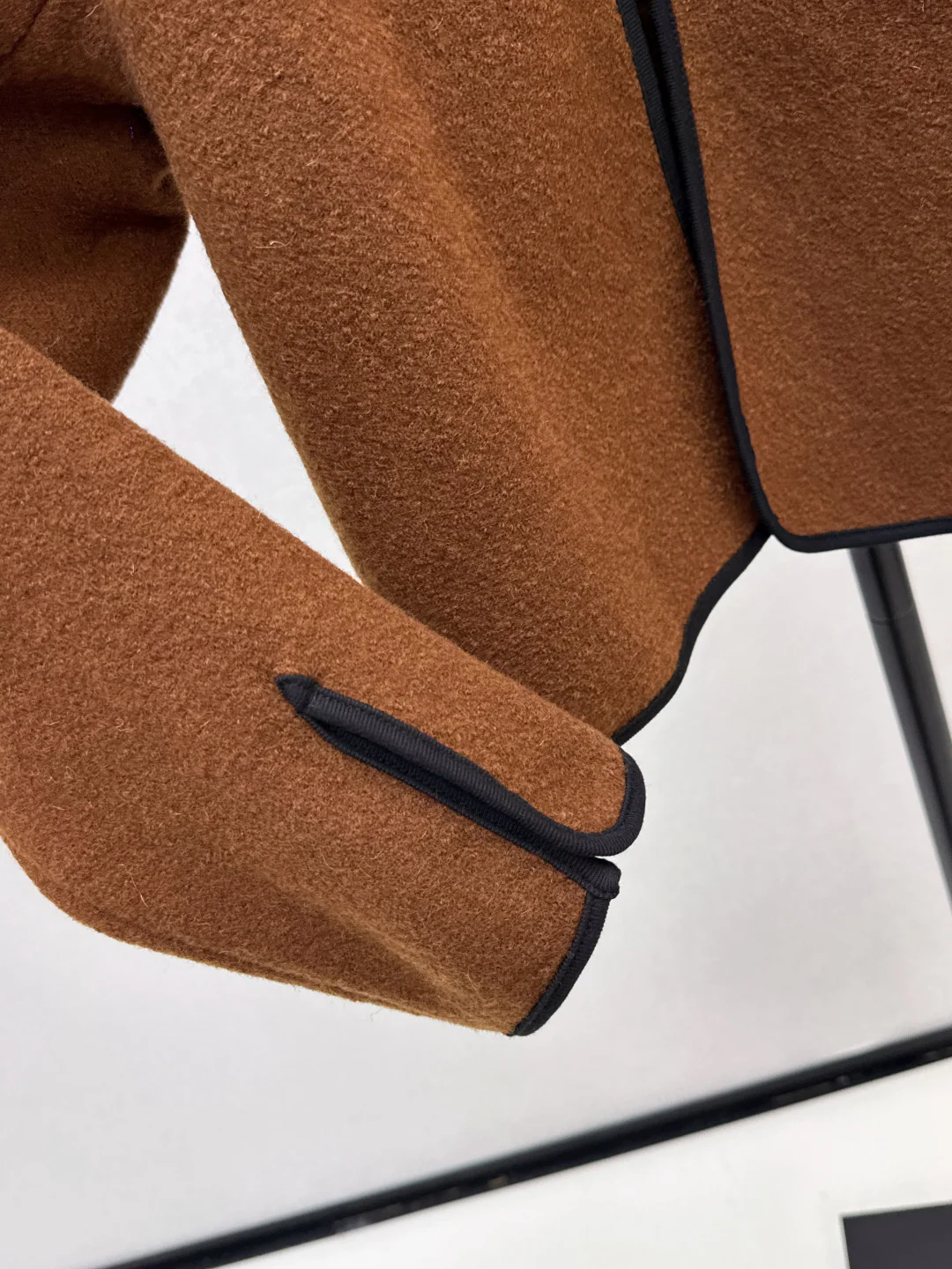 Louis 25fw cape jacket