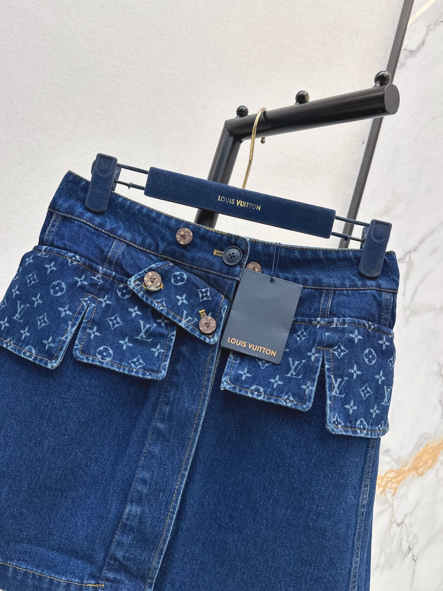 Louis 25fw denim skirt