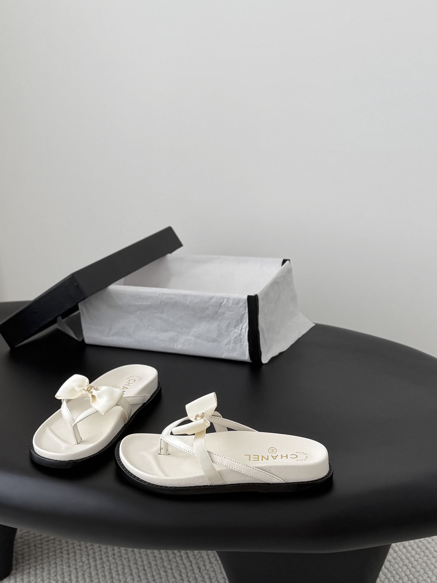 Chan 26ss flip-flops