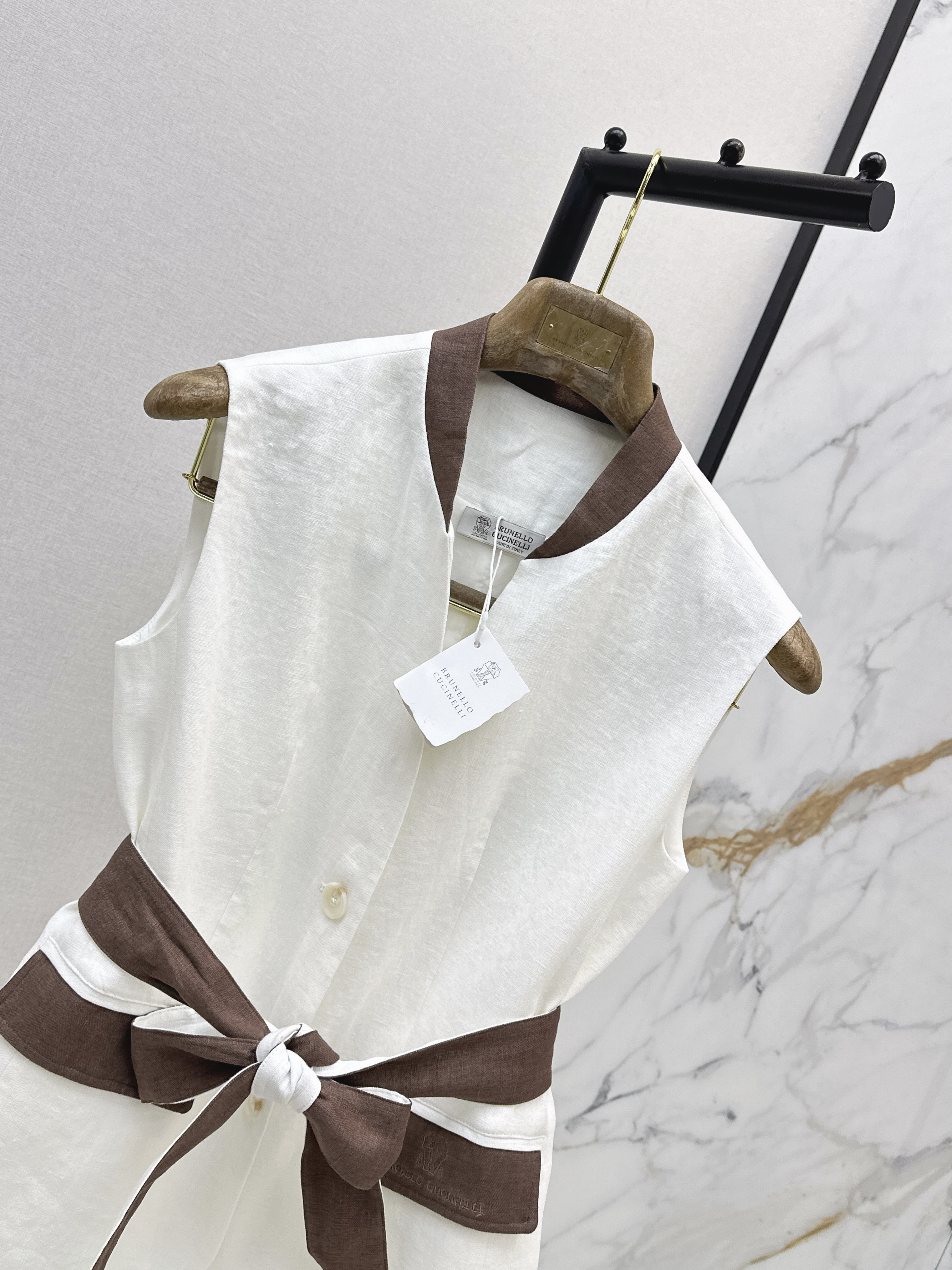 Brun 26ss sleeveless belted vest top