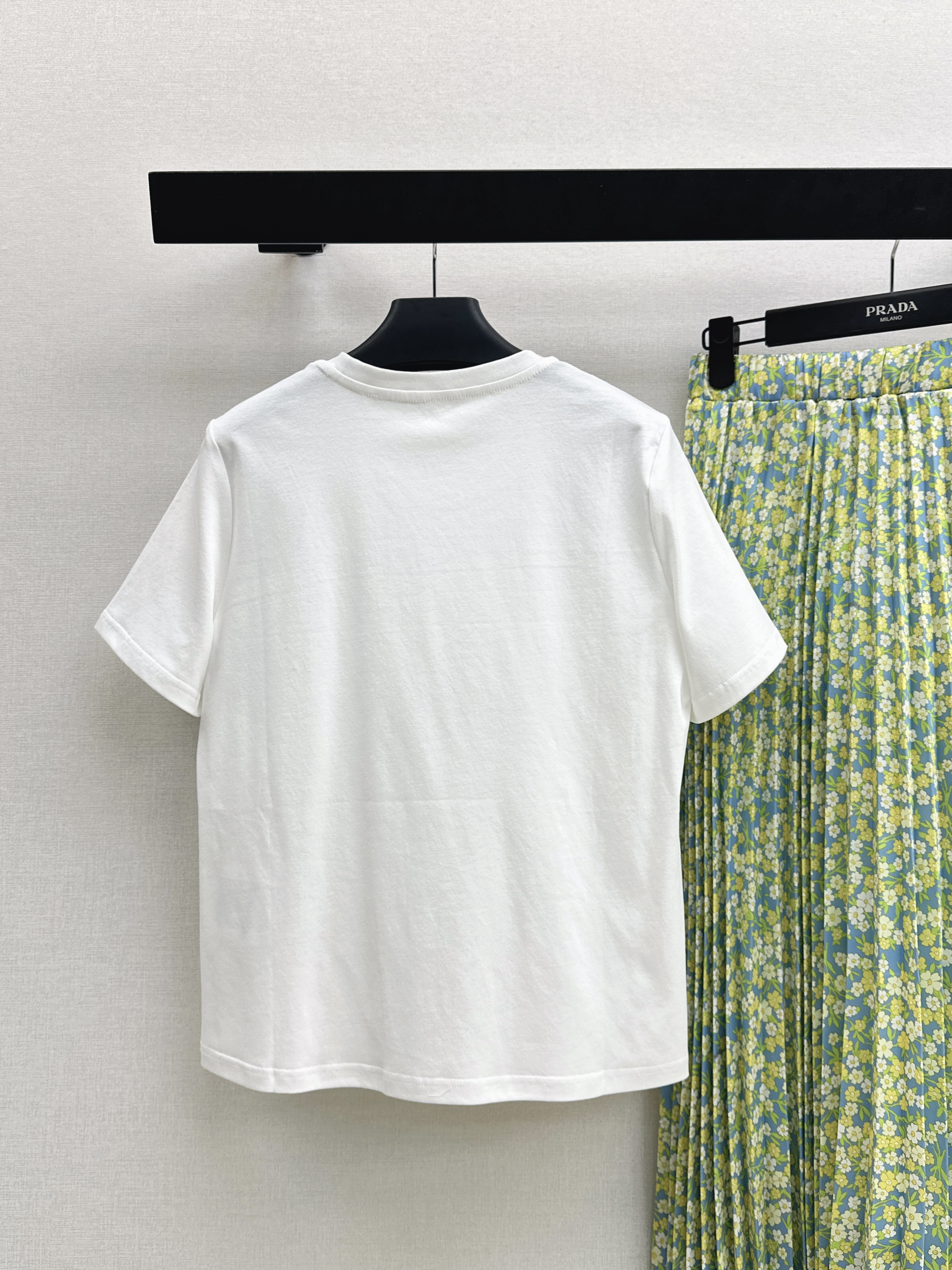 Pra 26ss t-shirt pleated skirt set