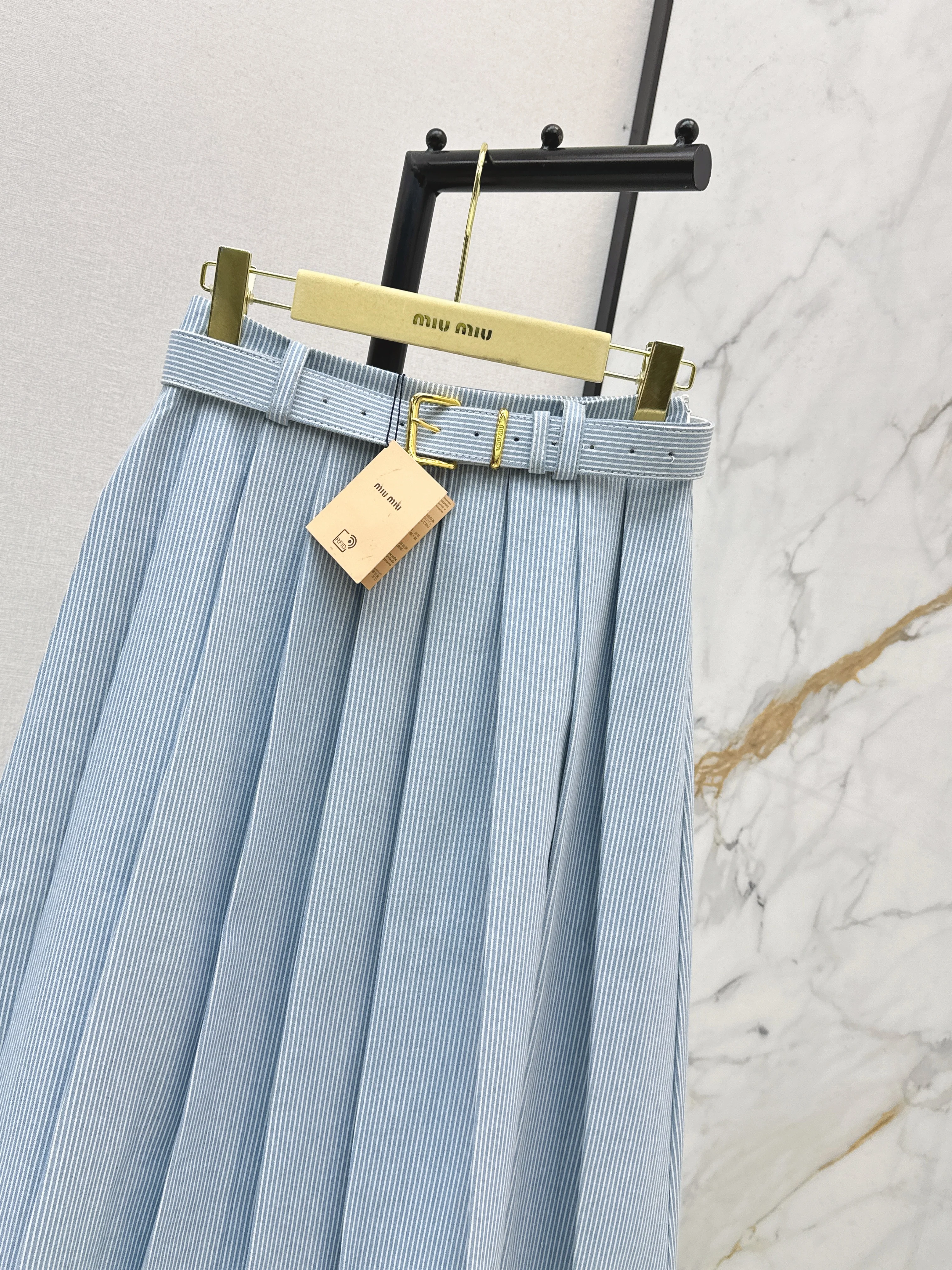 Miu 26ss stripe pleated shirts