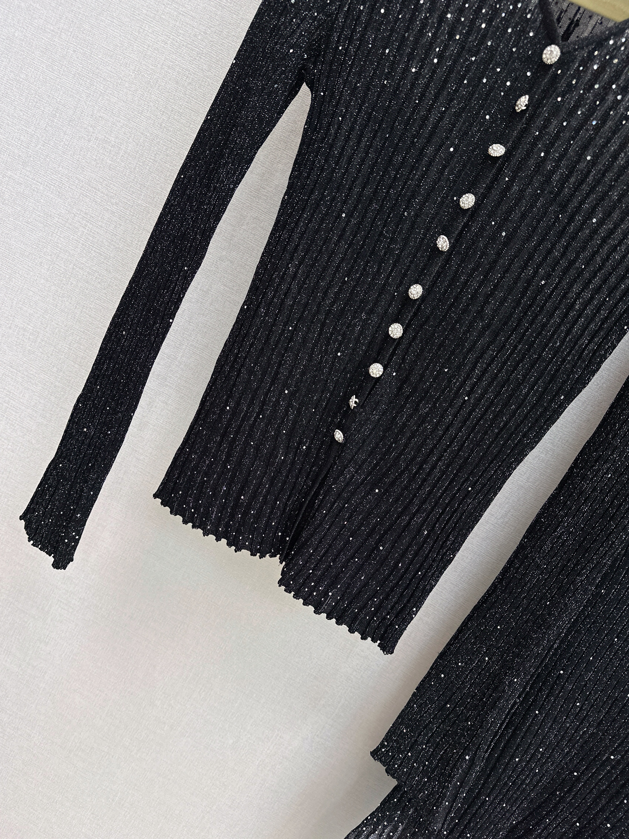 Chan 26ss rhinestone knit suit