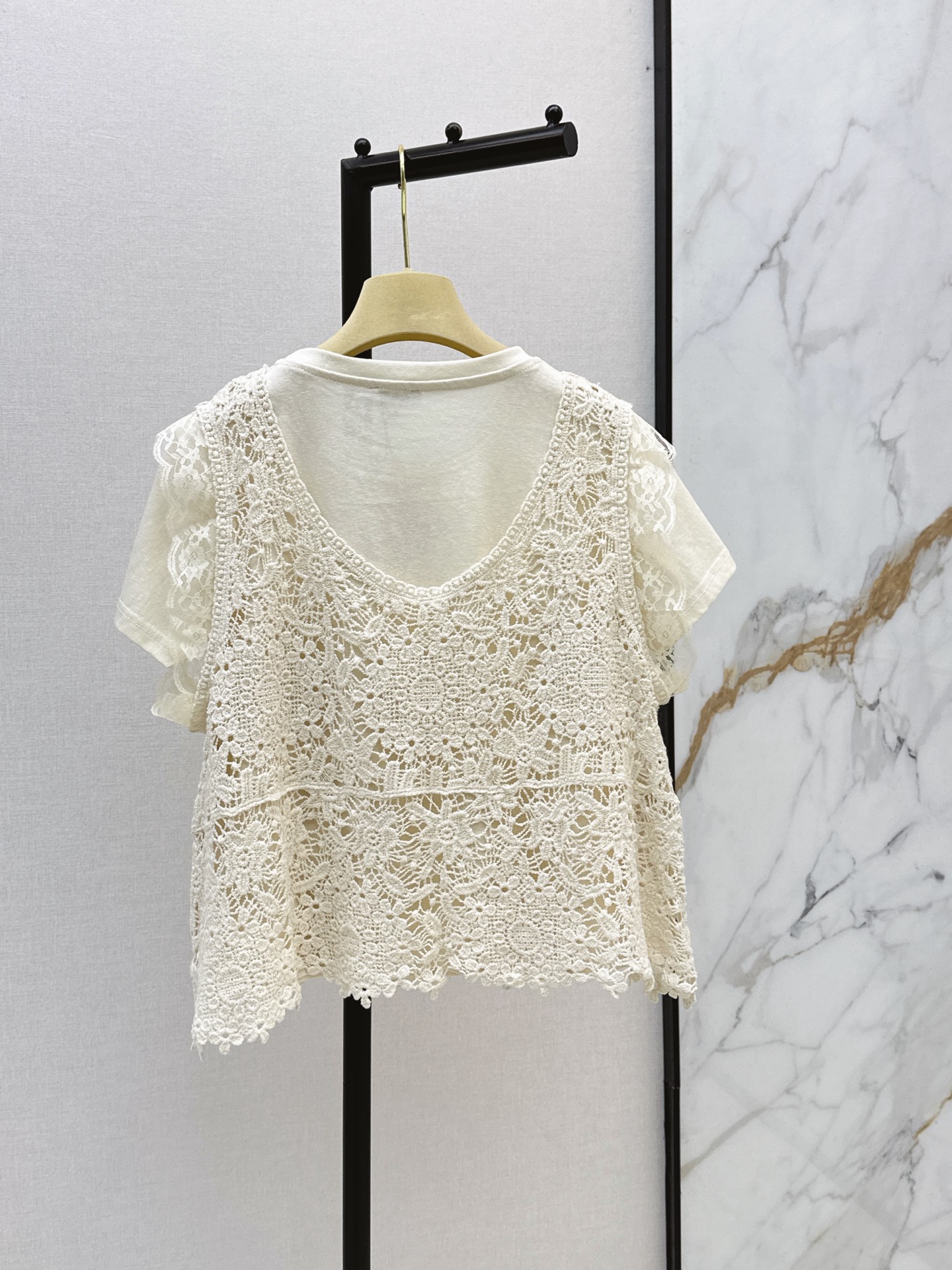Miu 2pcs t-shirt crochet vest set