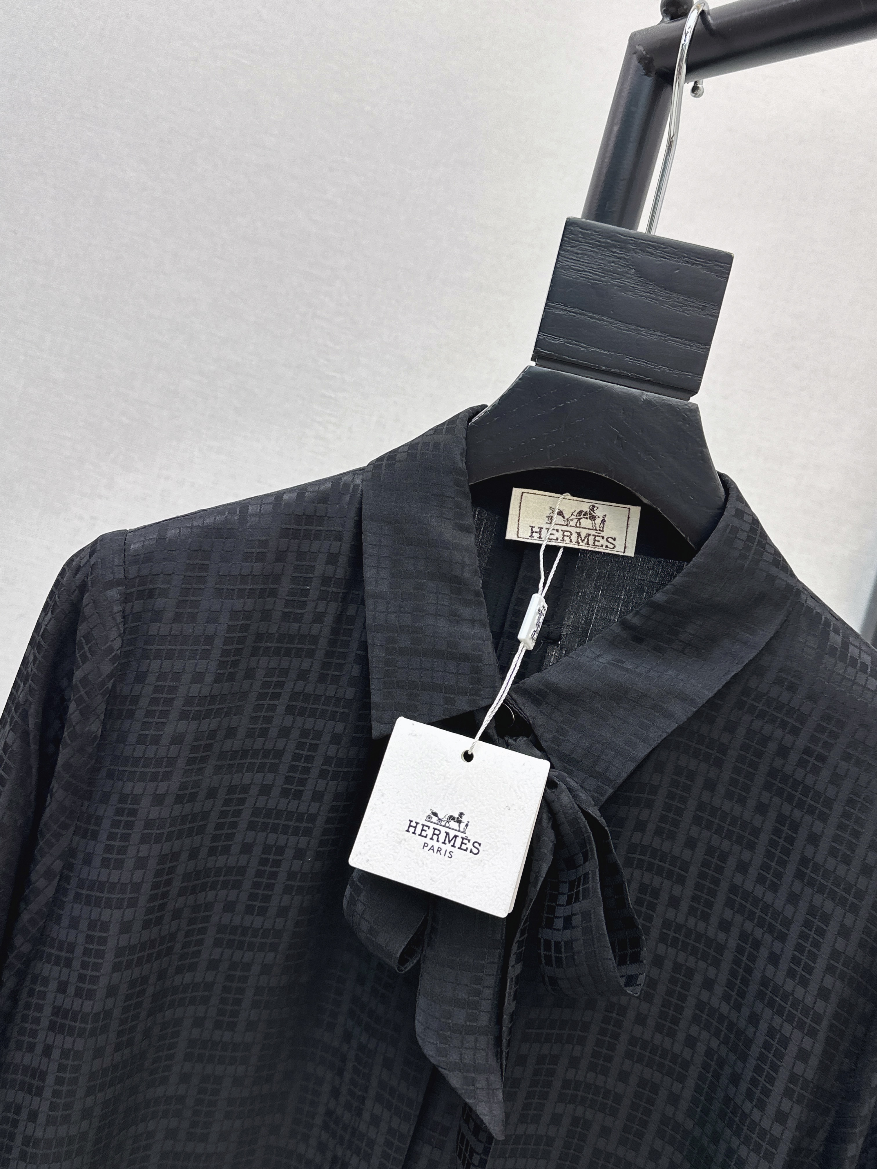 Her 26ss jacquard silk shirt
