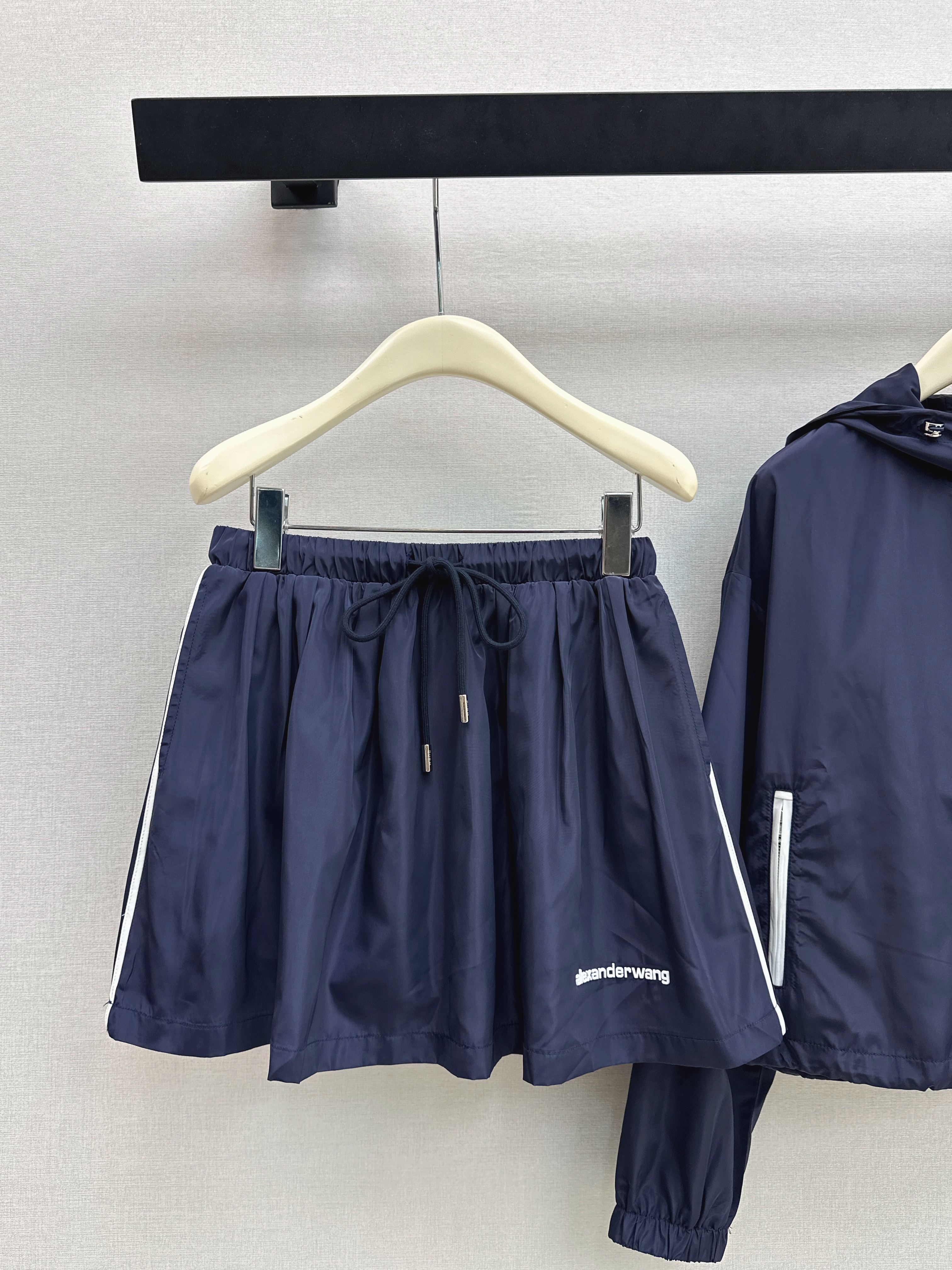 Alex 26ss hooded windbreaker set