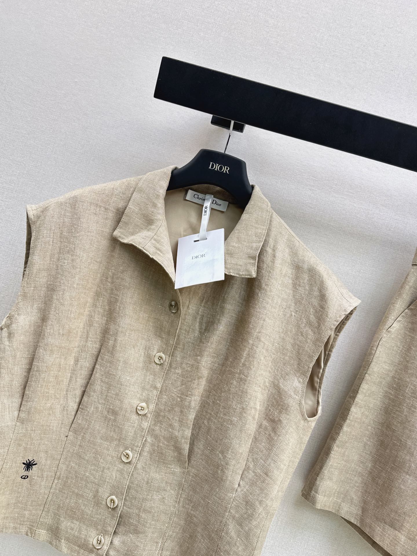 CD 26ss linen sleeveless top