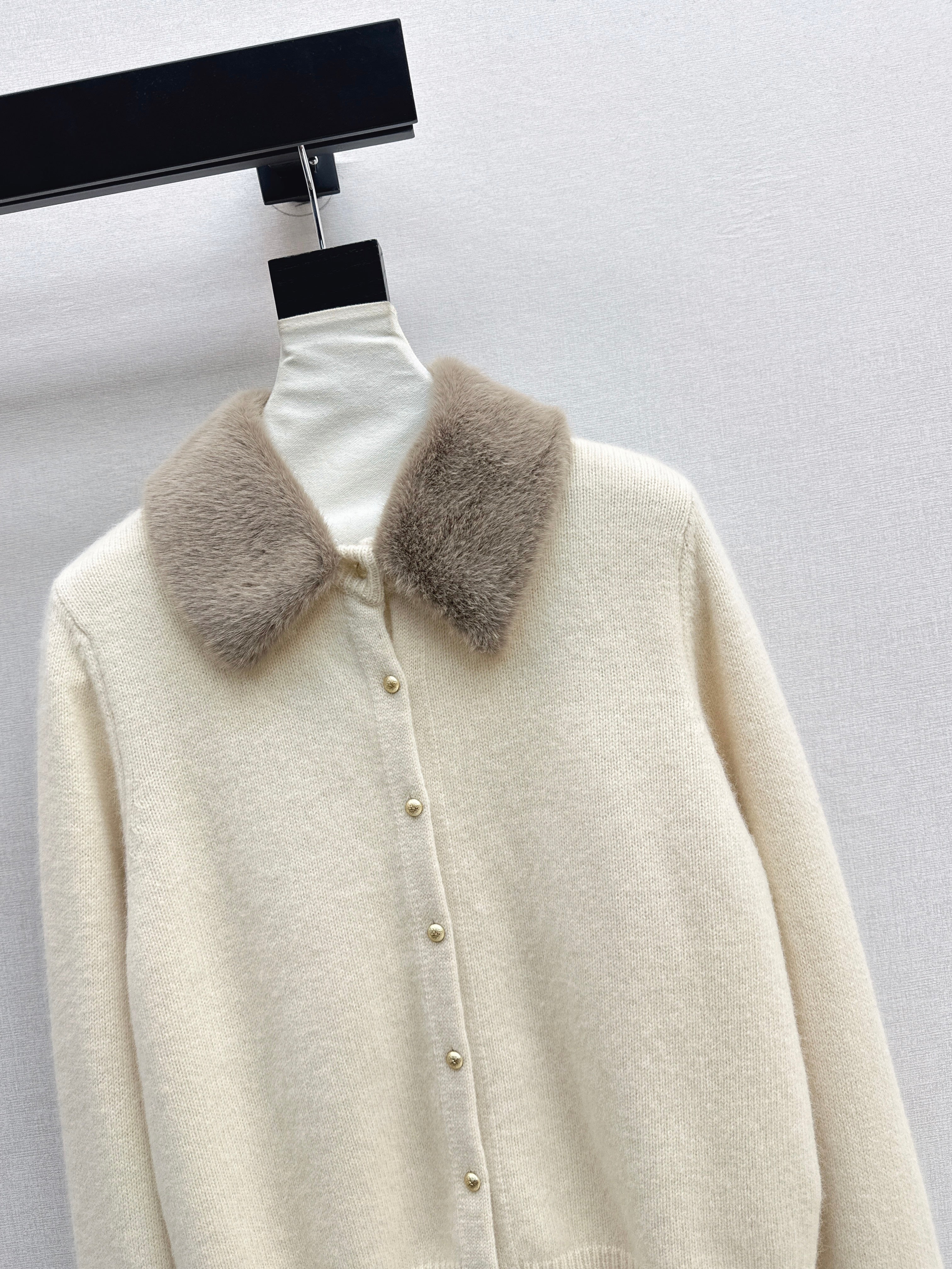 Miu 26ss wool cardigan