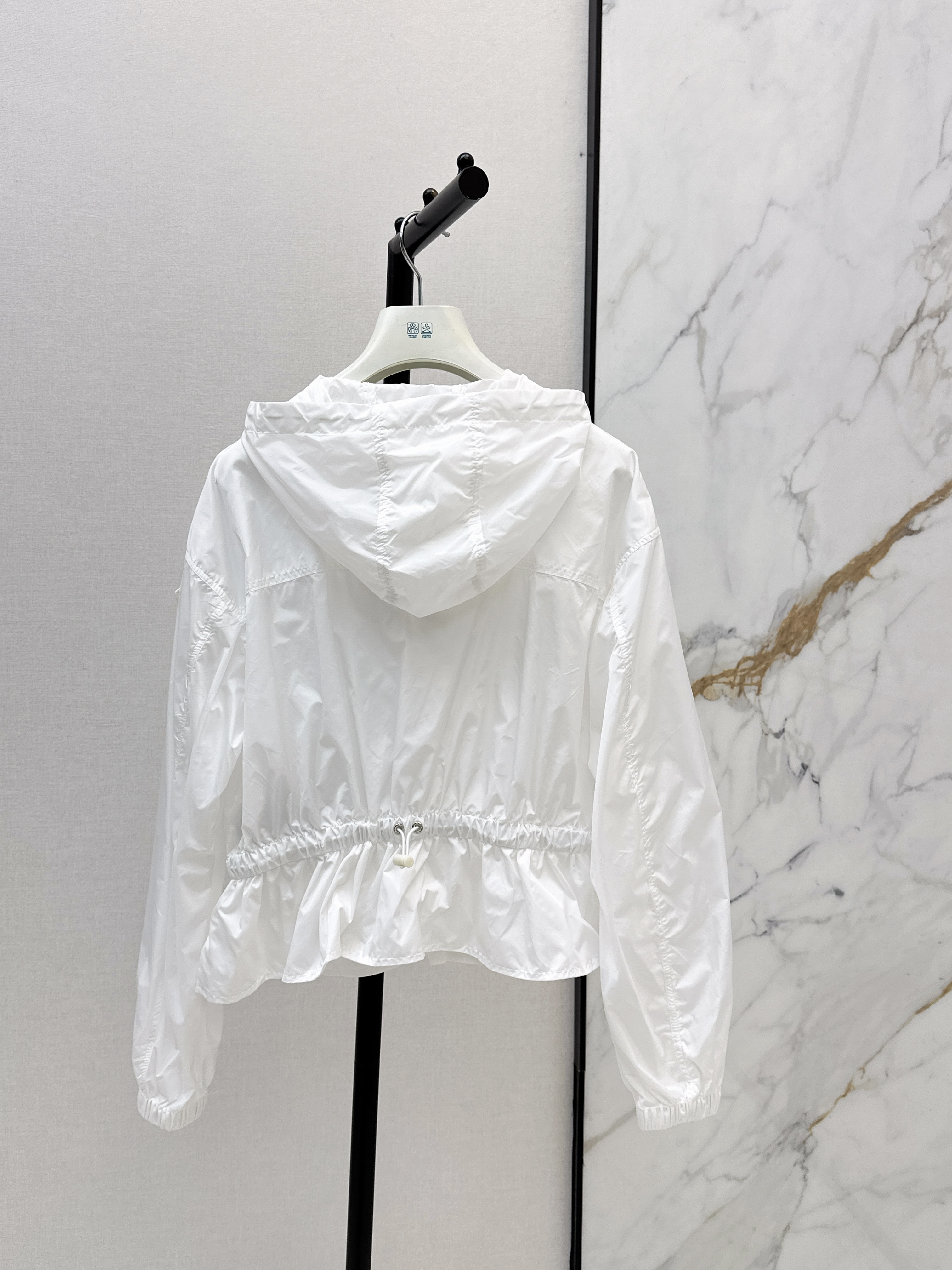 Monc 26ss hodded windbreaker