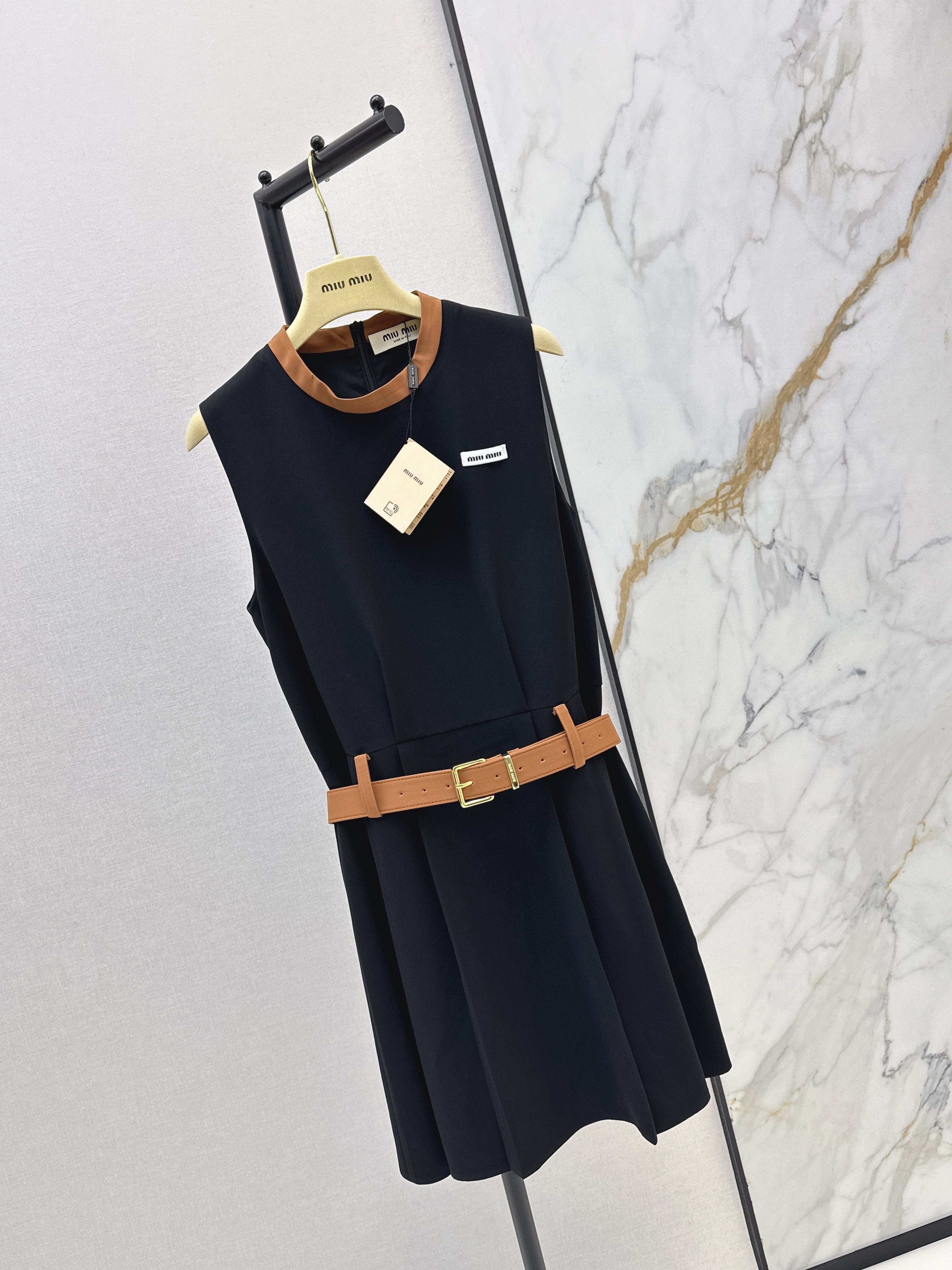 Miu 26ss sleeveless belted dress