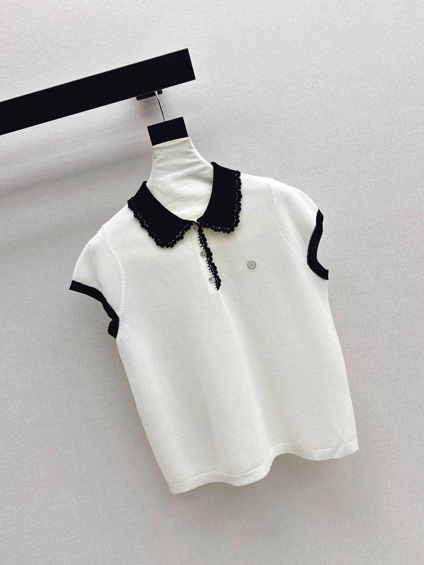 Miu 26ss sleeveless polo knitwear
