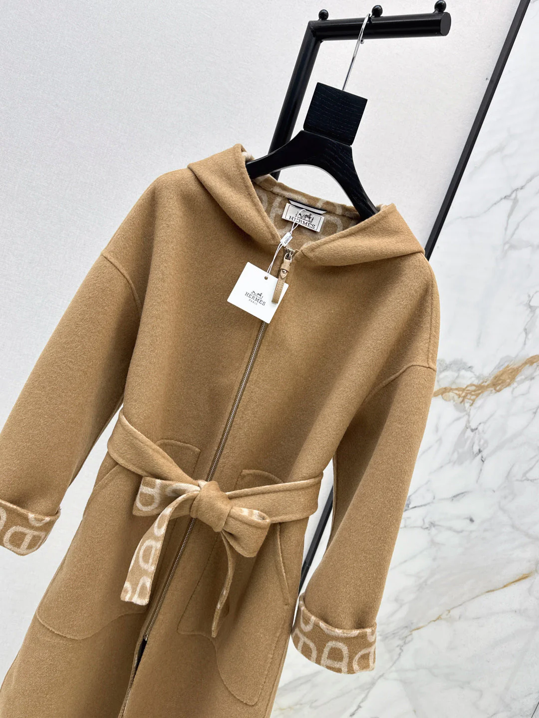 Her 25fw cashmere coat