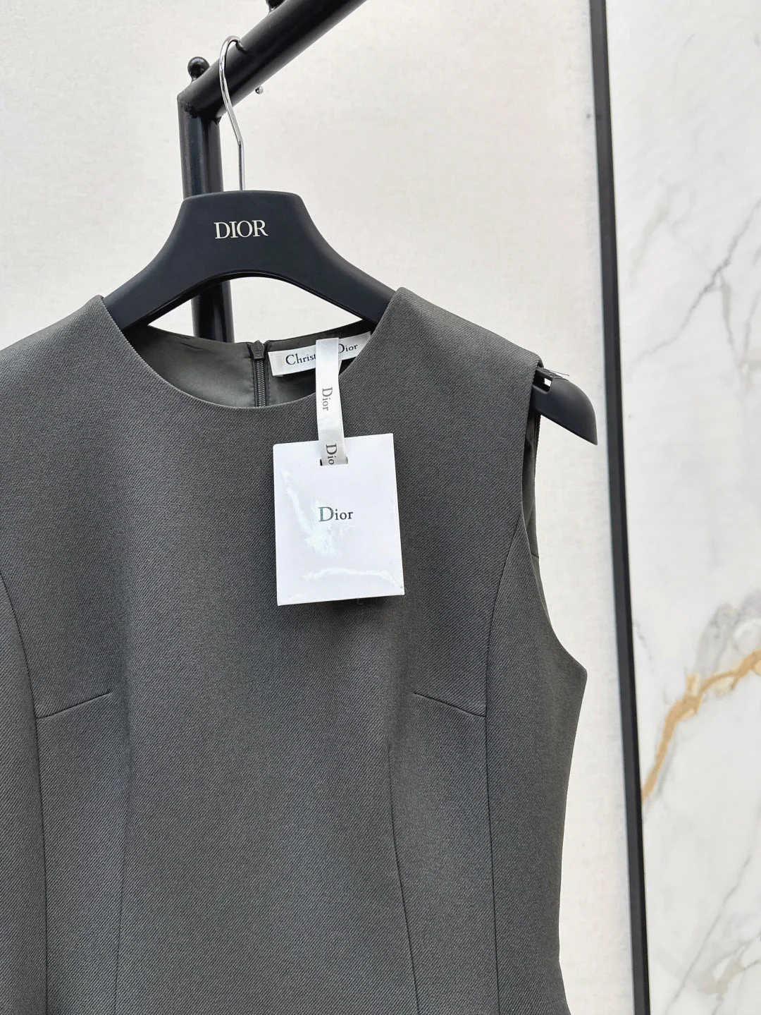 CD 25fw sleeveless dress