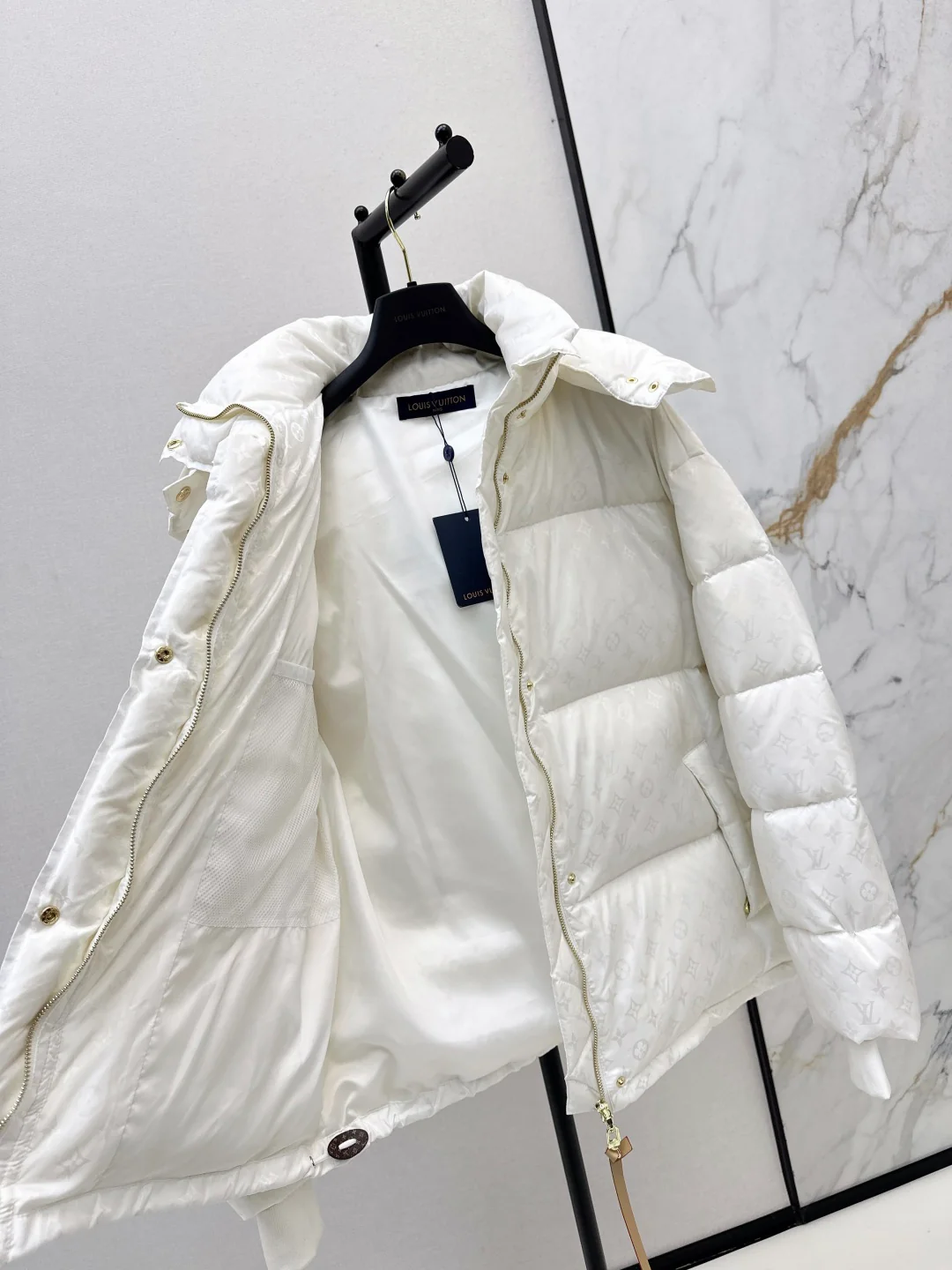 Loui 25fw down jacket