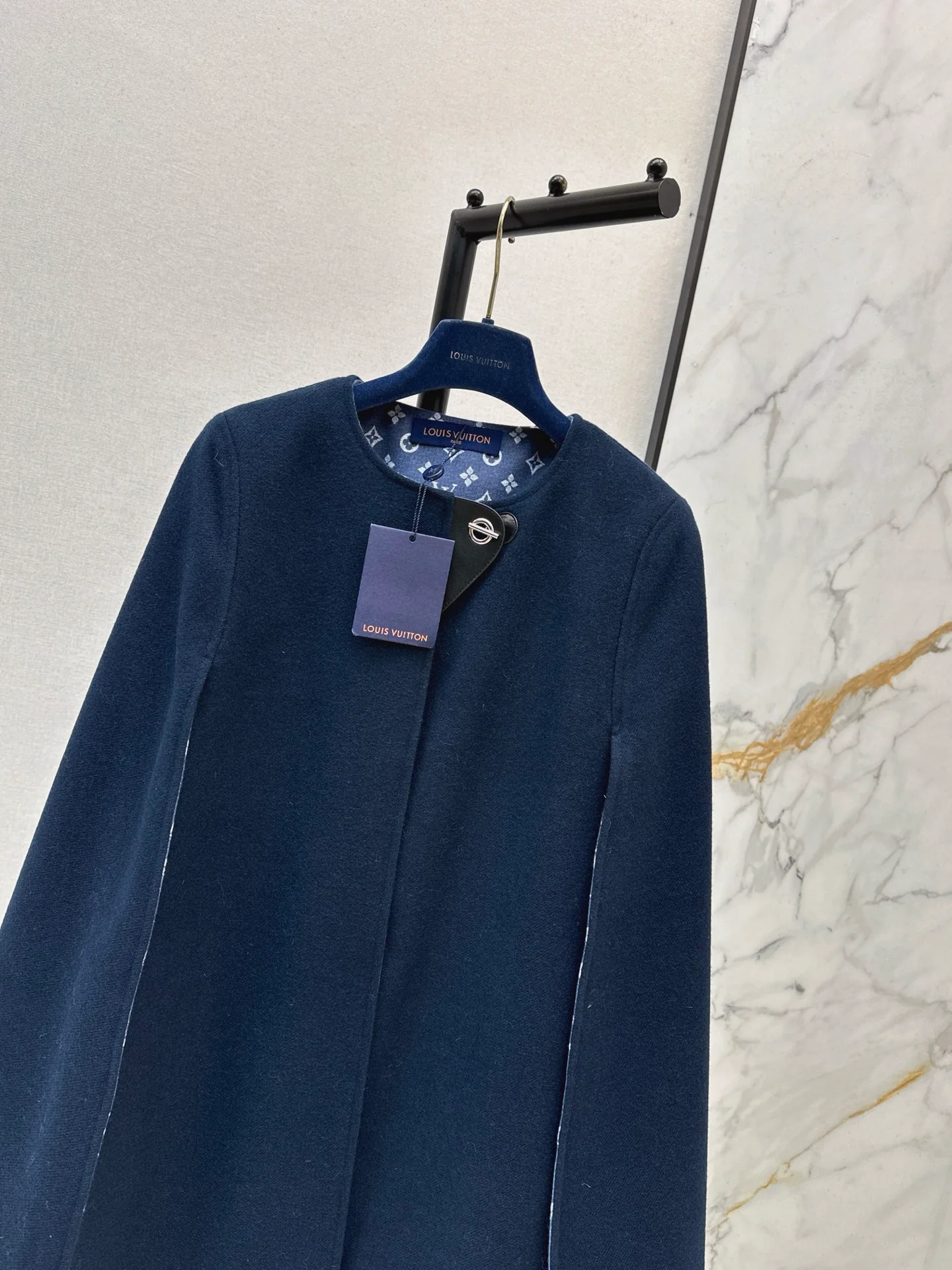 Louis 25fw cape coats