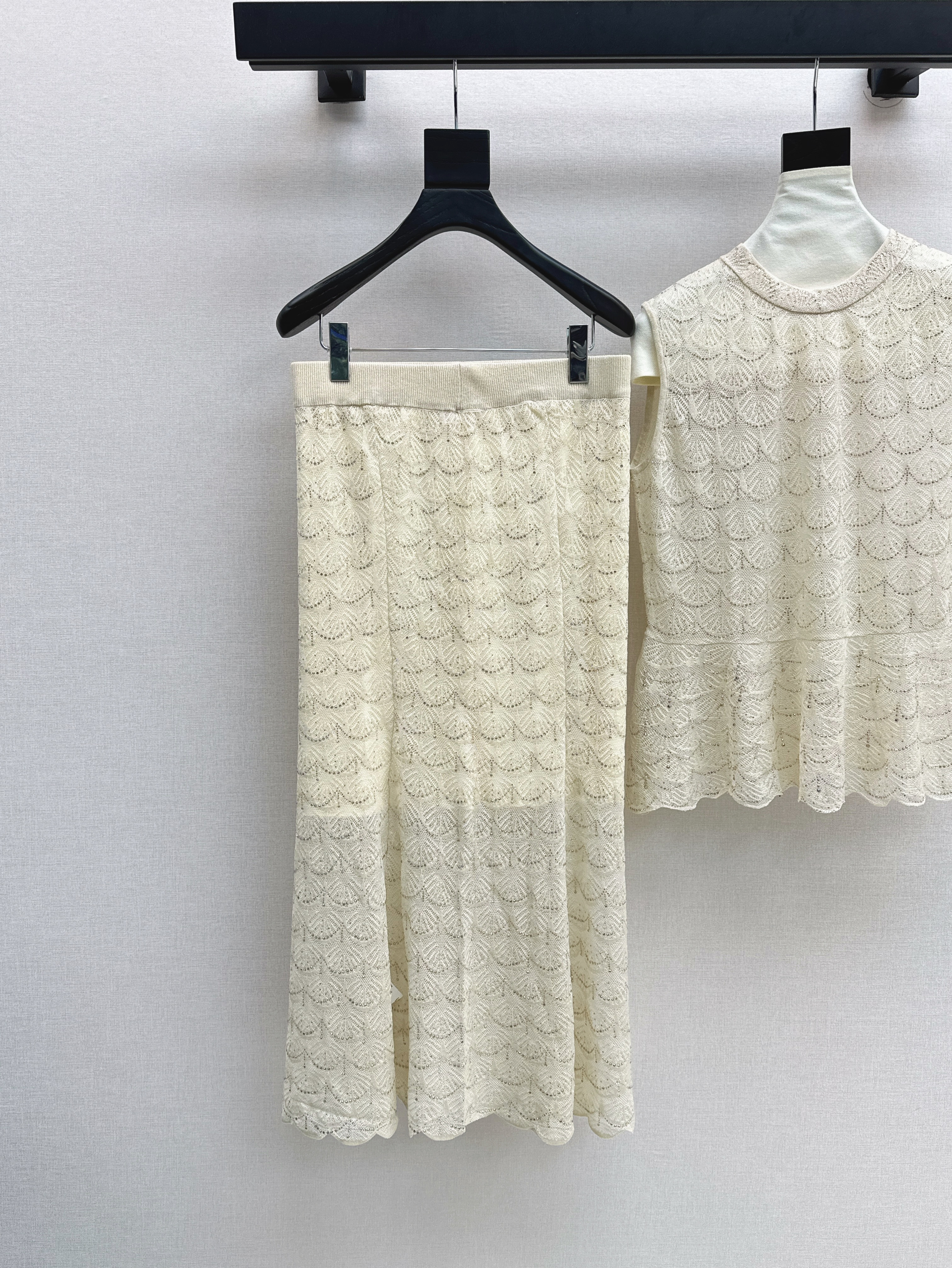 Chan 26ss rhinestone knitwear skirt set