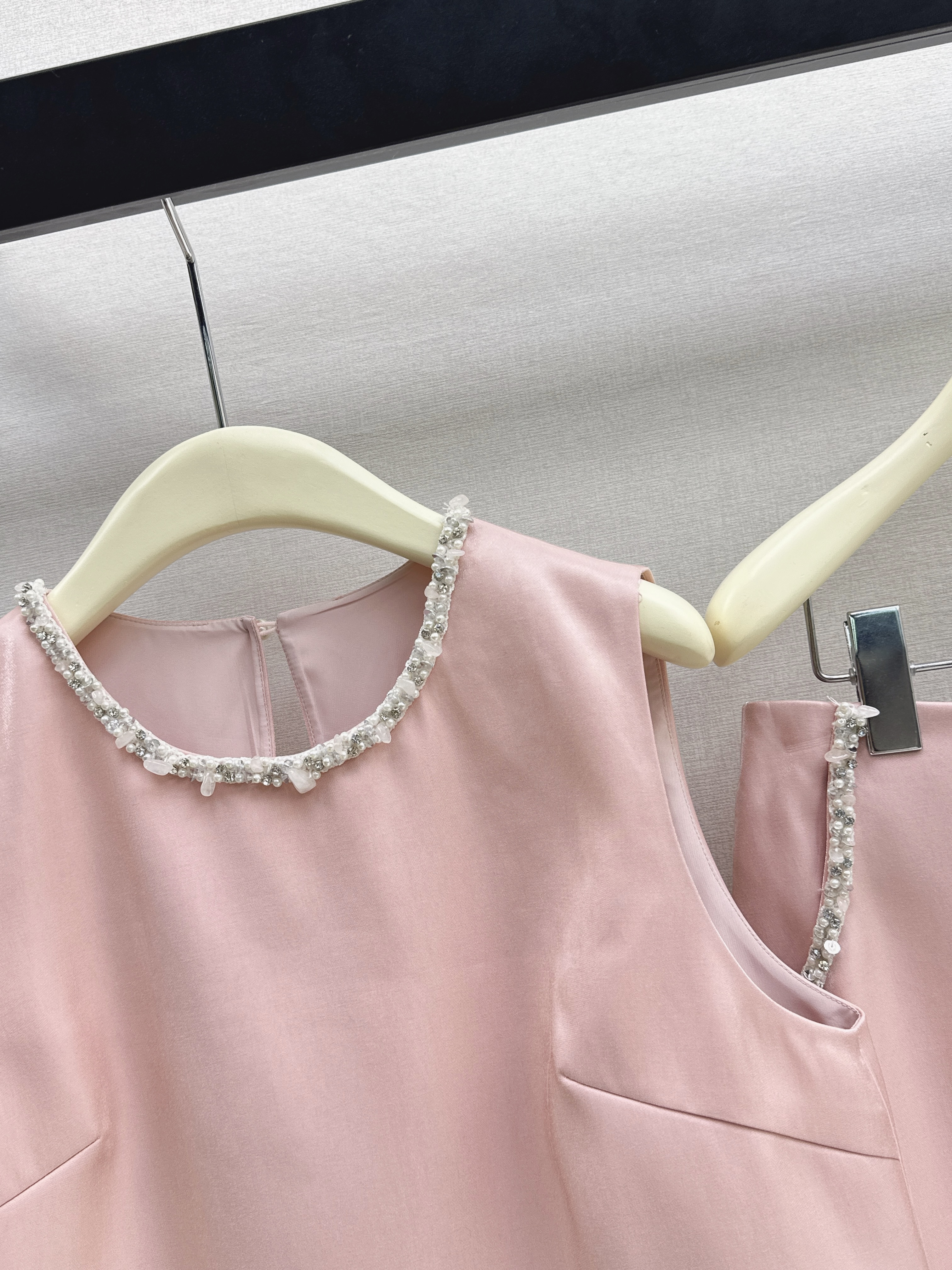 Chan 26ss rhinestone crop top skirt set