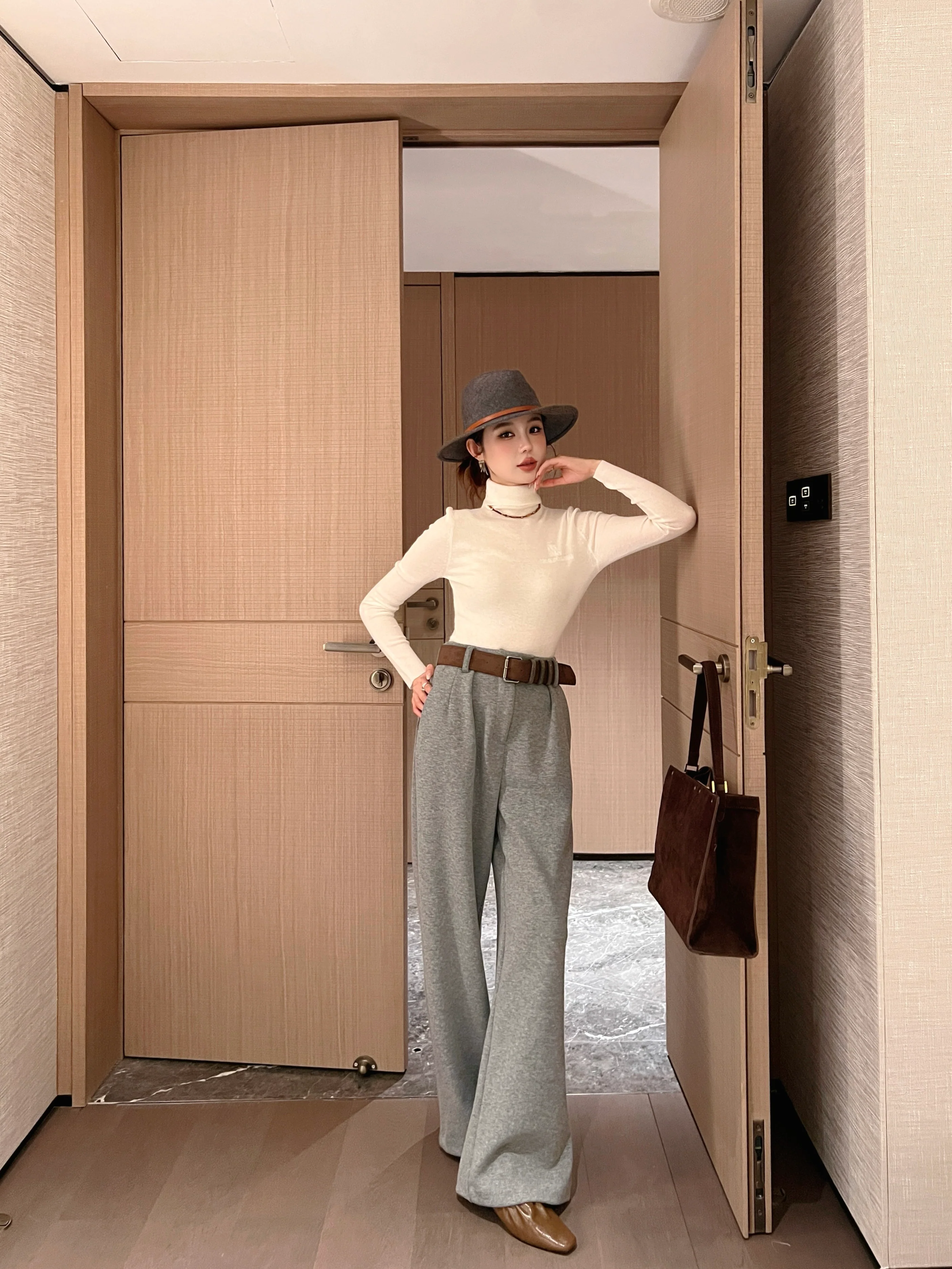 Brun 26ss straight pants with belted