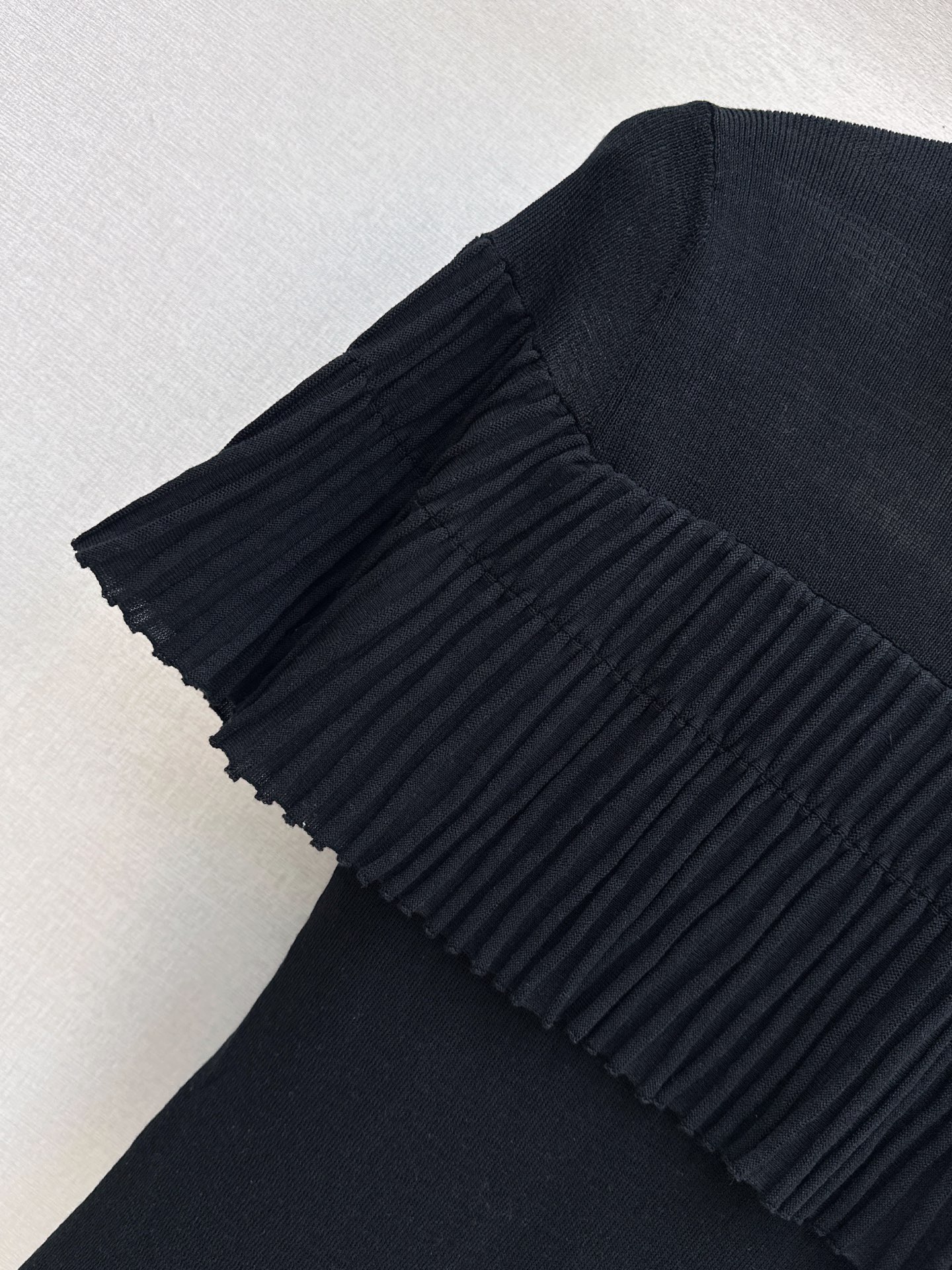 Miu 26ss cape knitswear