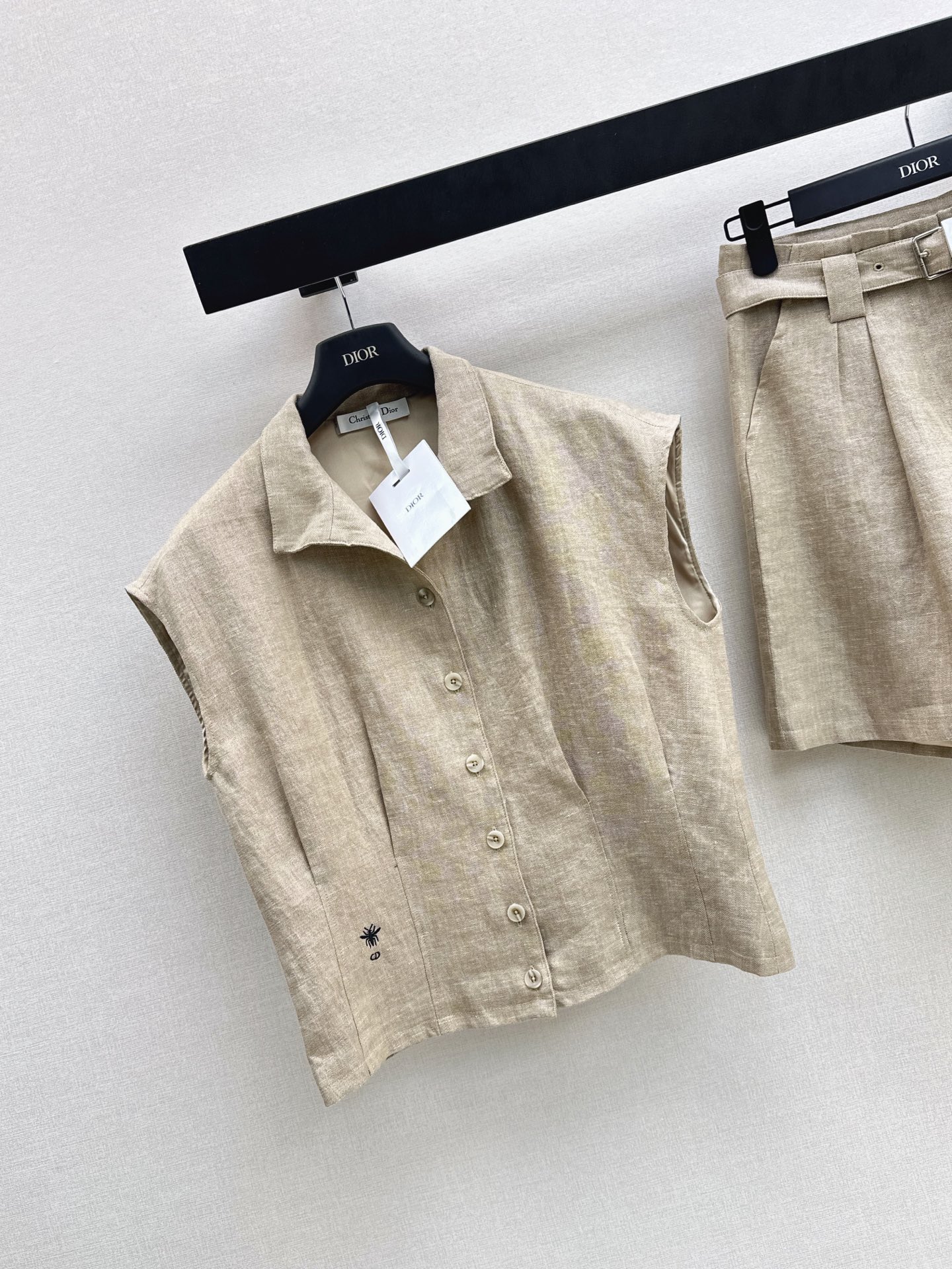 CD 26ss linen sleeveless top