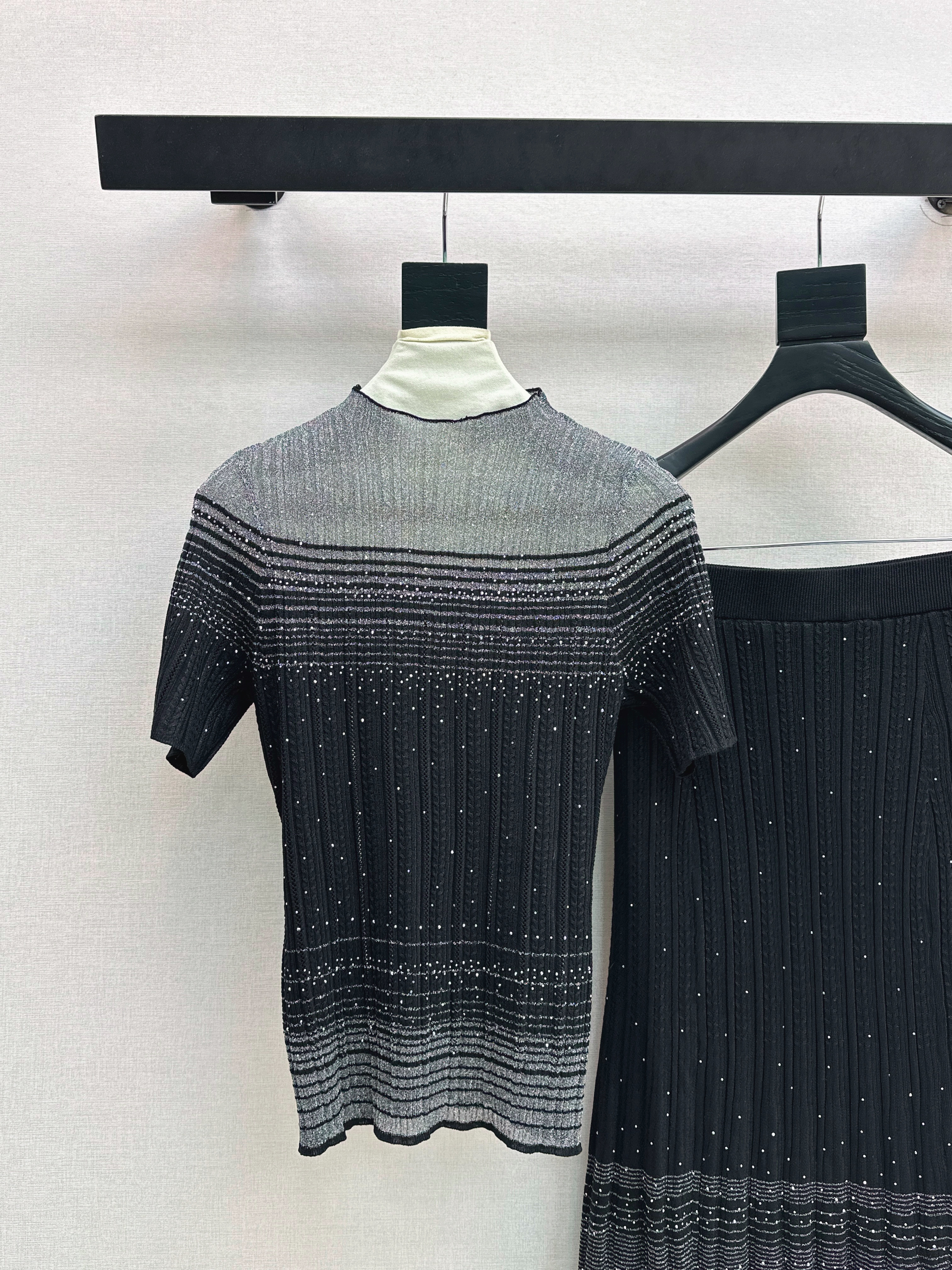 Chan 26ss omber knit top skirt set