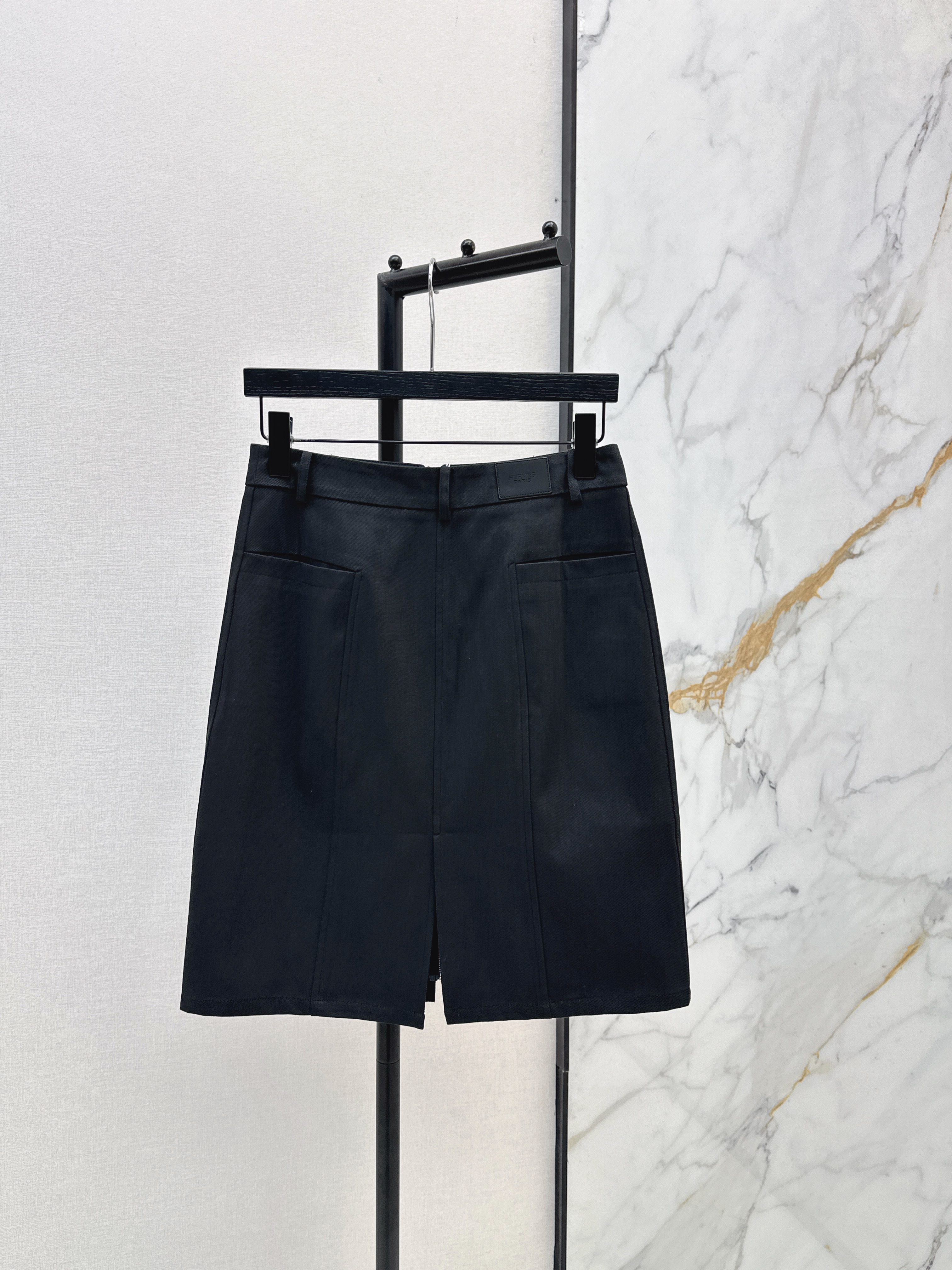 Her 26ss zip-up skirt