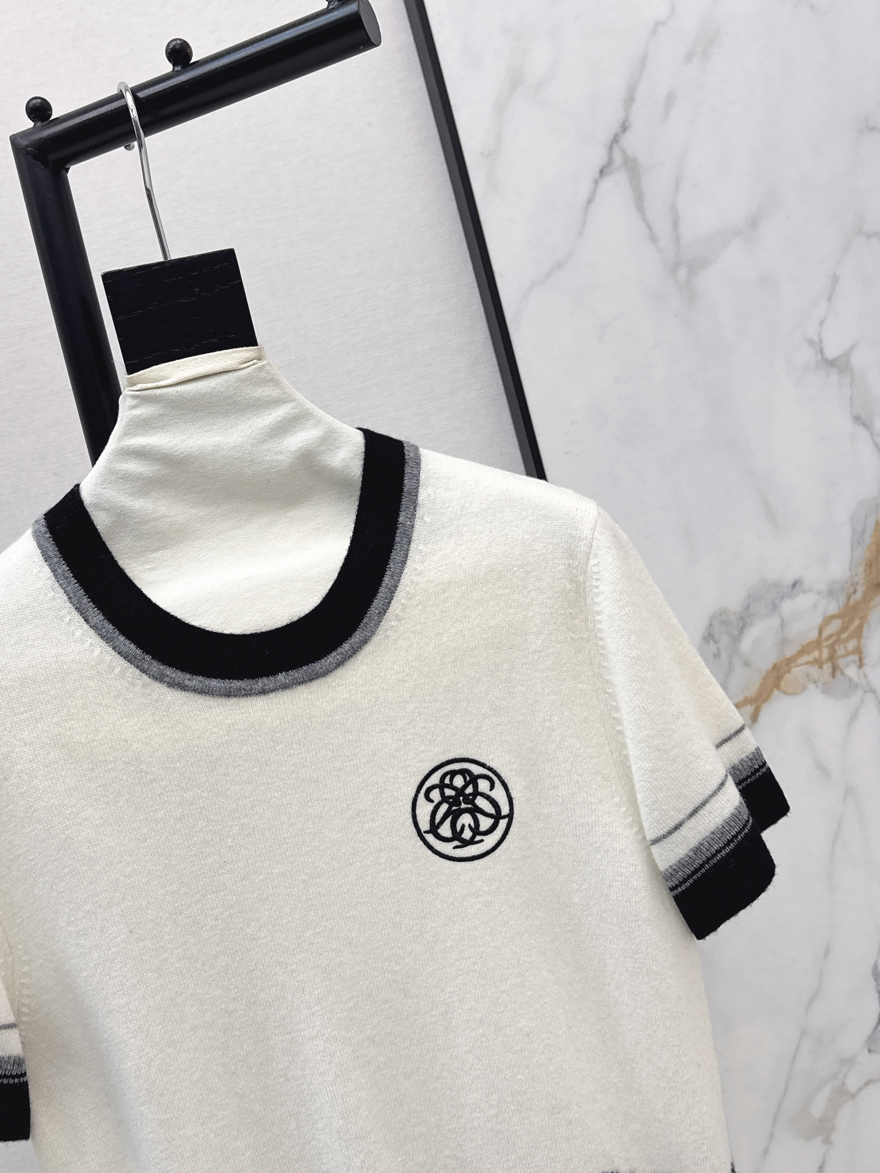 Herm 26ss stripe knit sweater