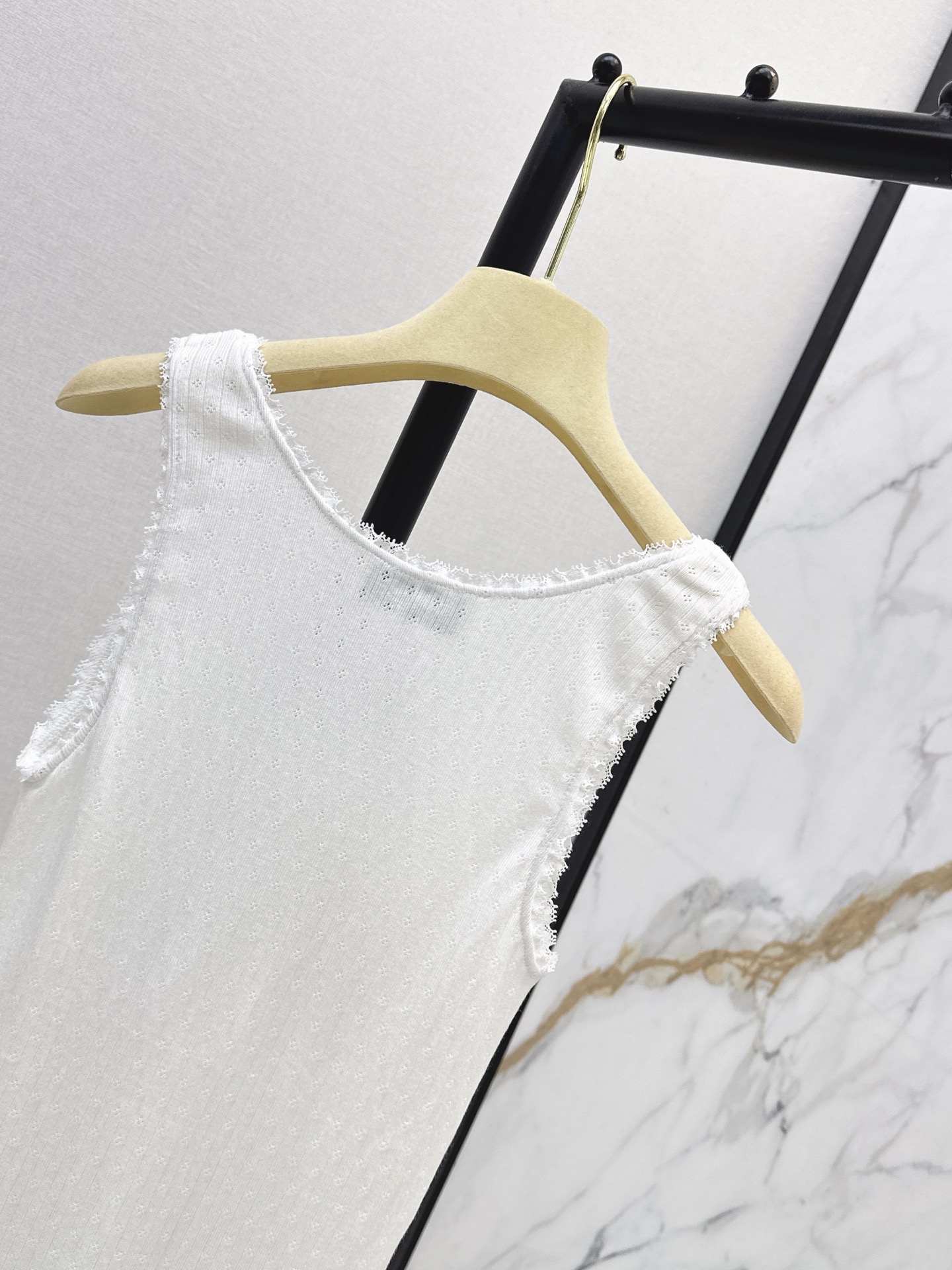 Miu 26ss lace trim vest