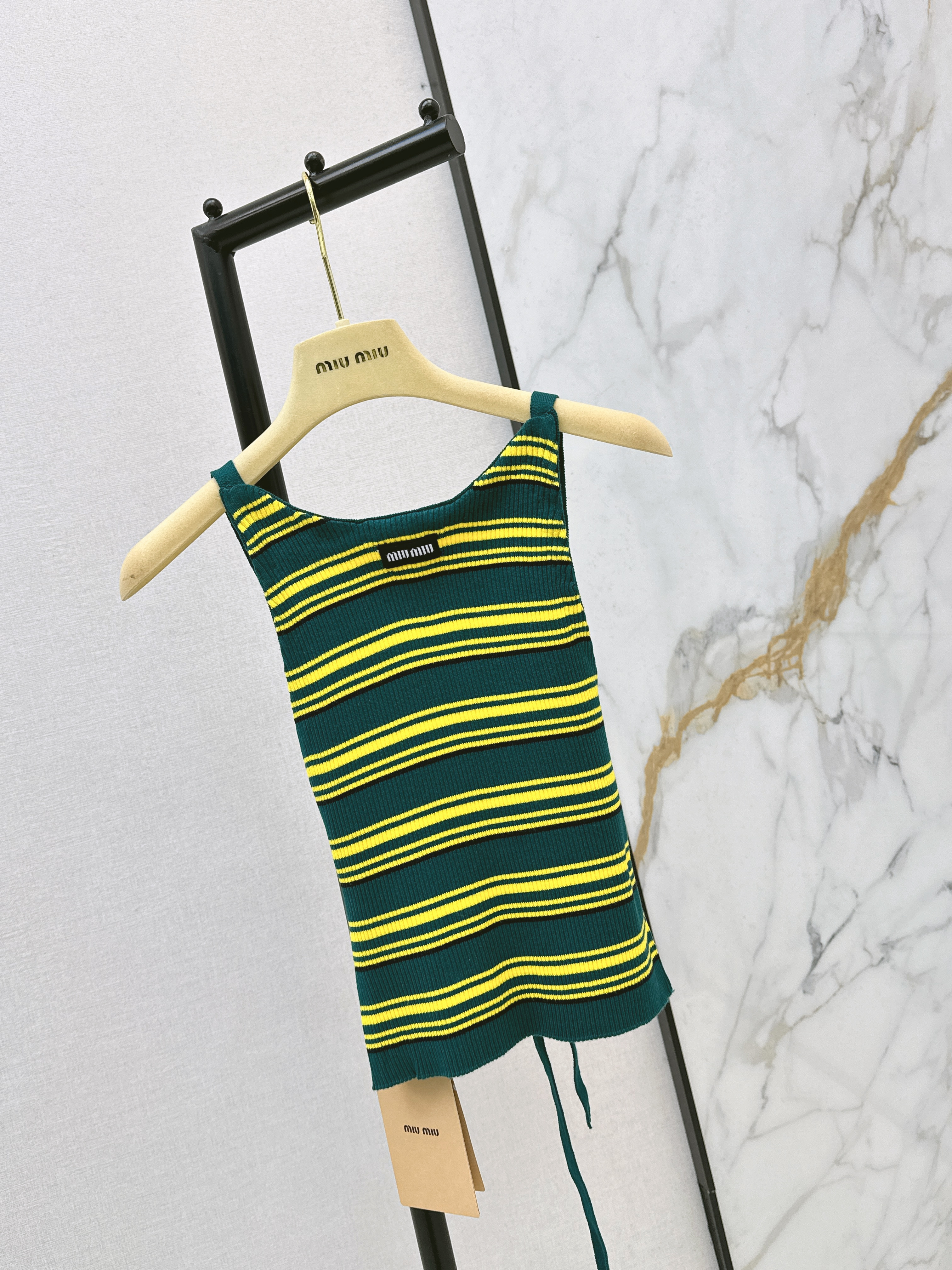 Miu 26ss open back vest