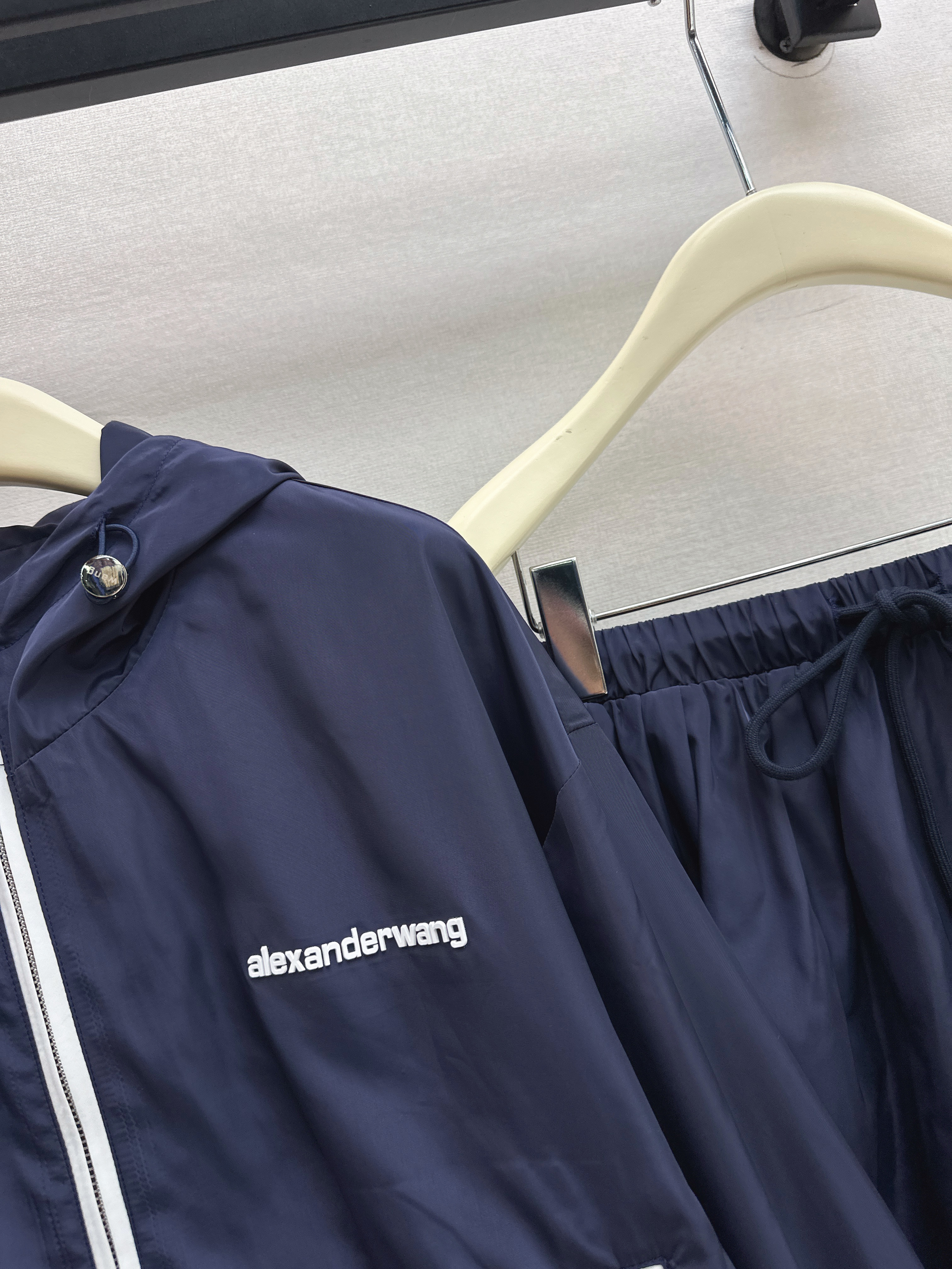 Alex 26ss hooded windbreaker set