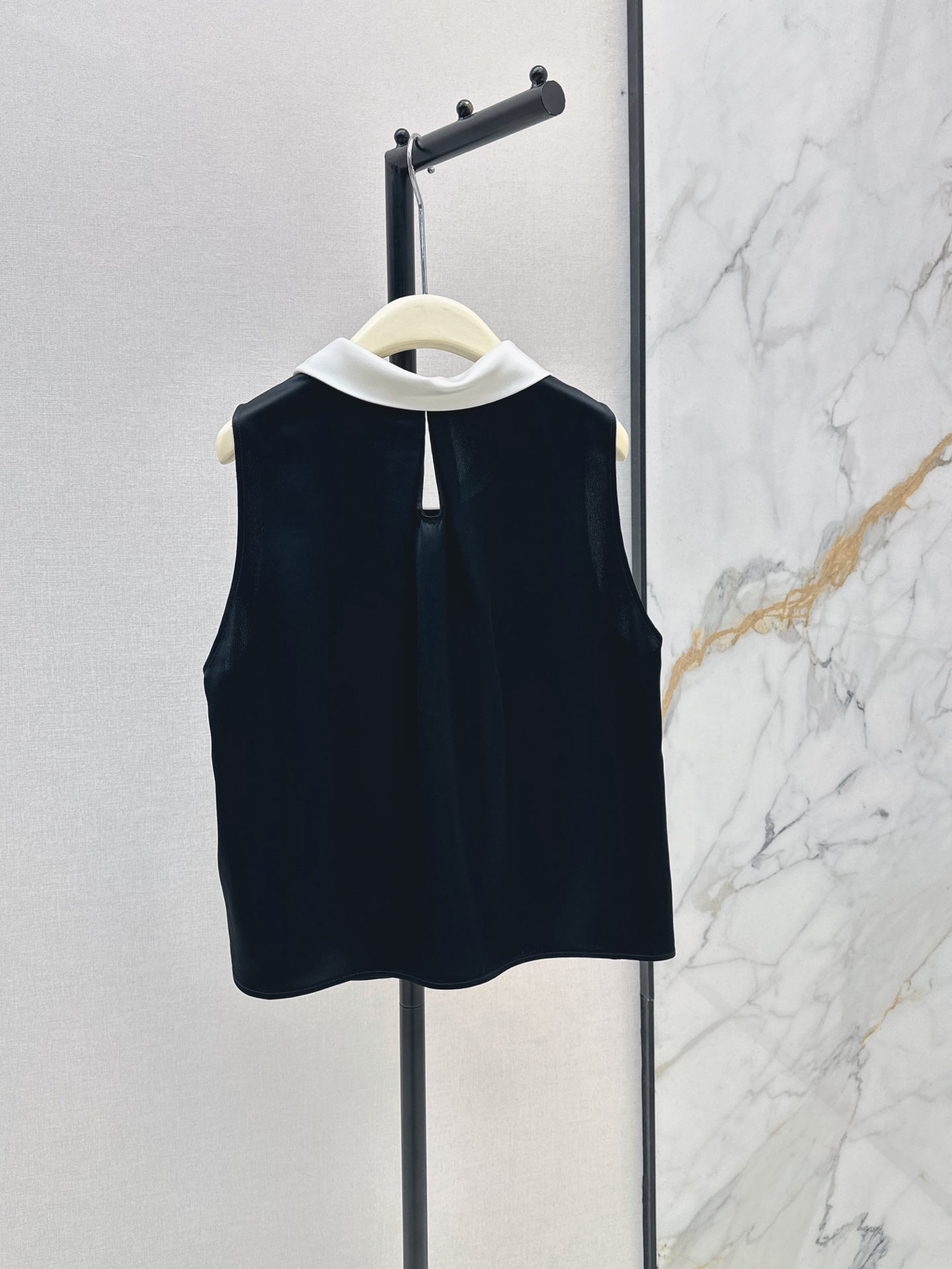 Row 26ss sleeveless top
