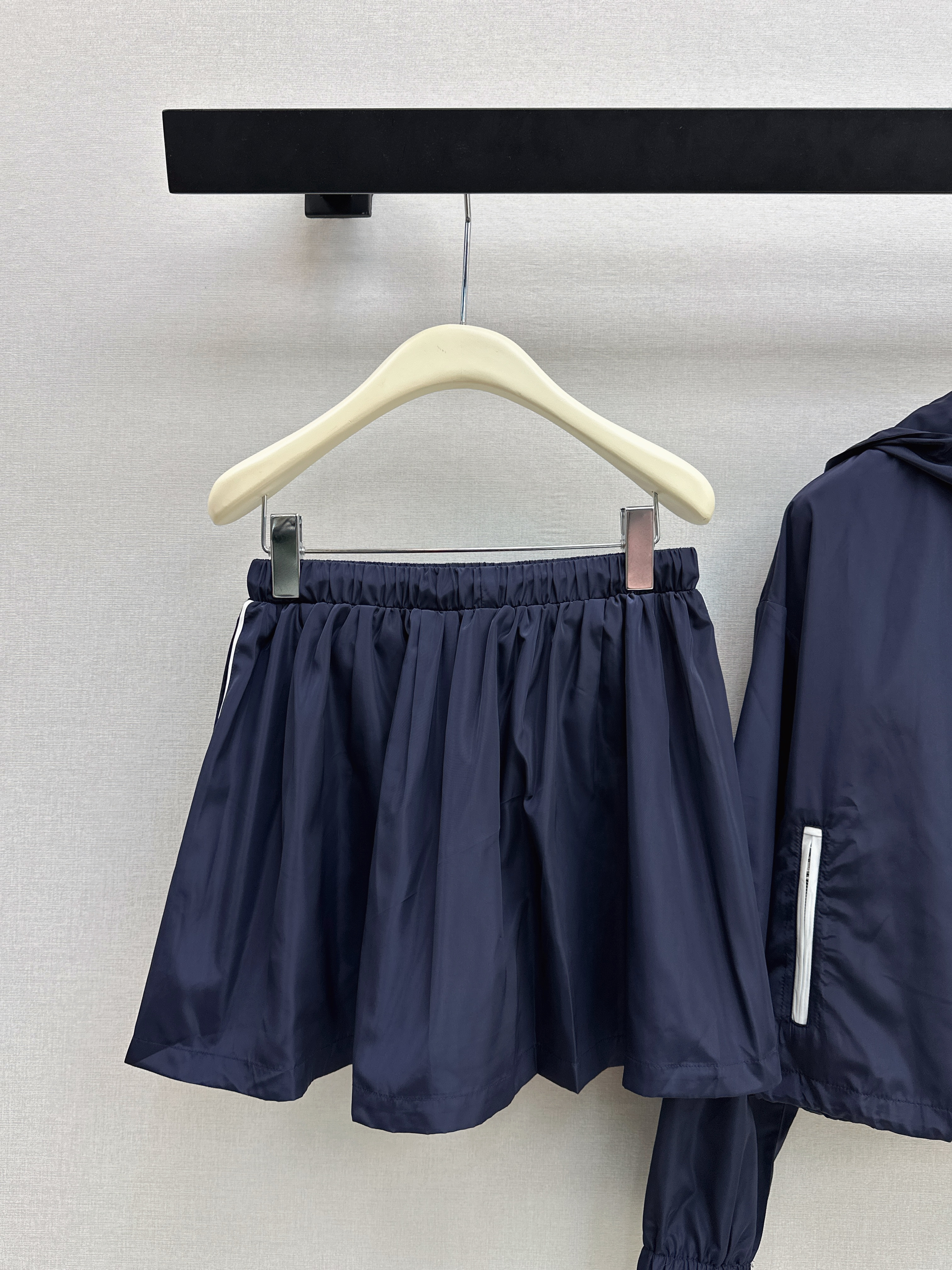 Alex 26ss hooded windbreaker set