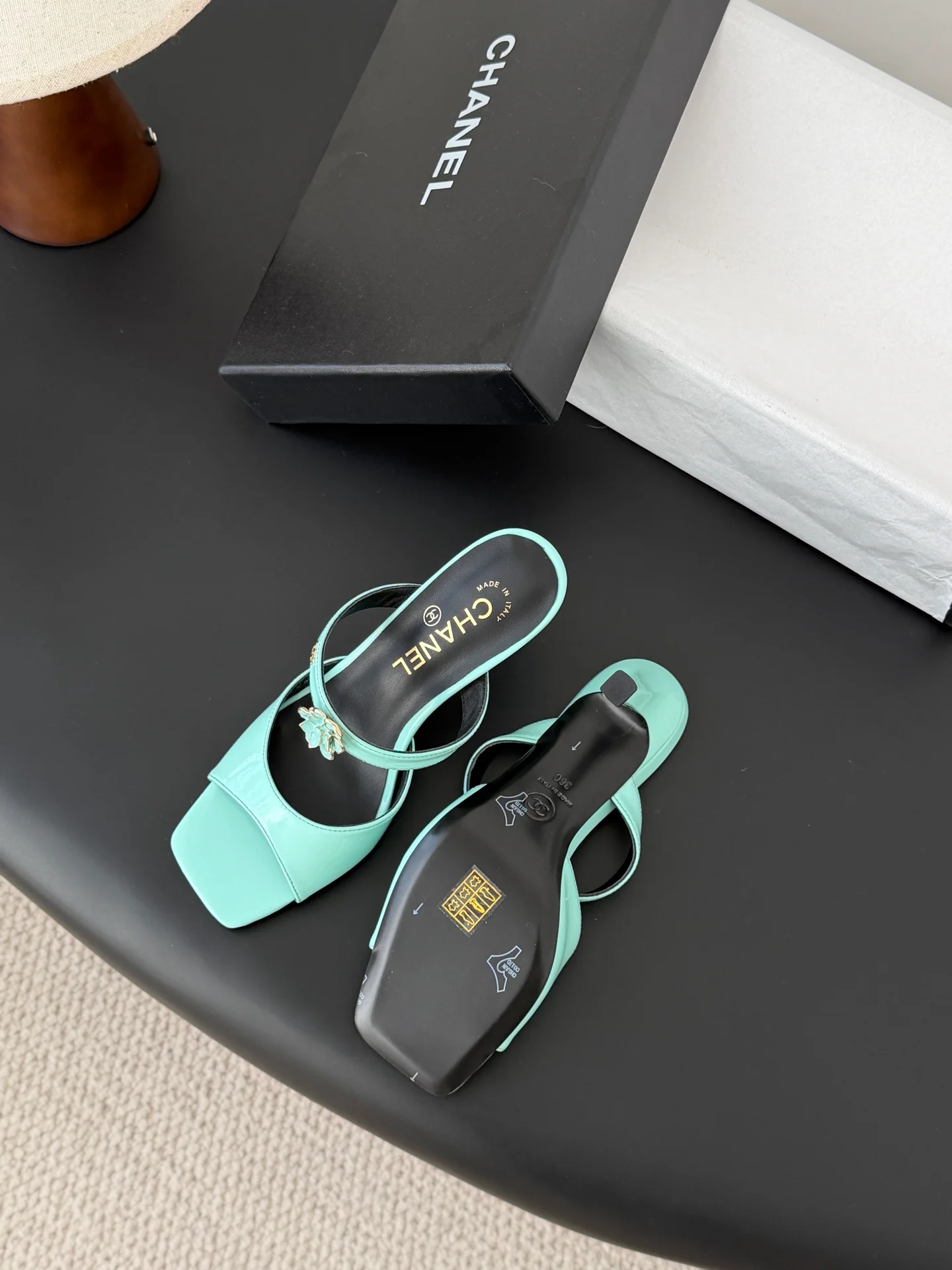 Chan 26ss camellia leather open-toe stiletto sandals