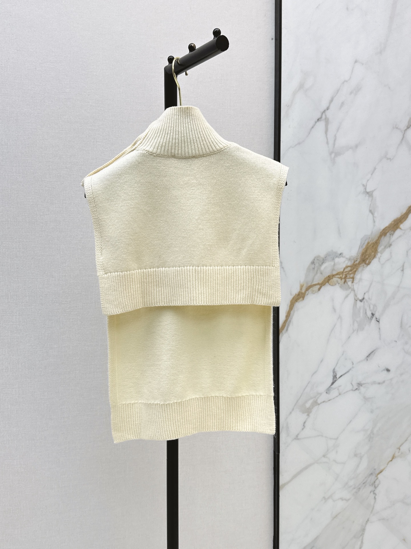 Chan 26ss high neck vest cape
