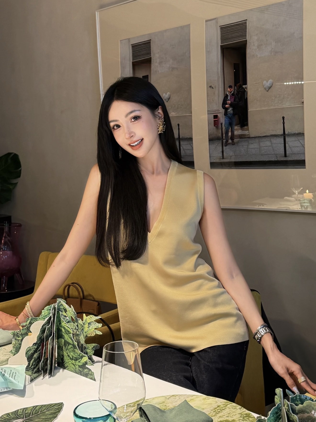 Chan 26ss v-neck sleeveless knitwear