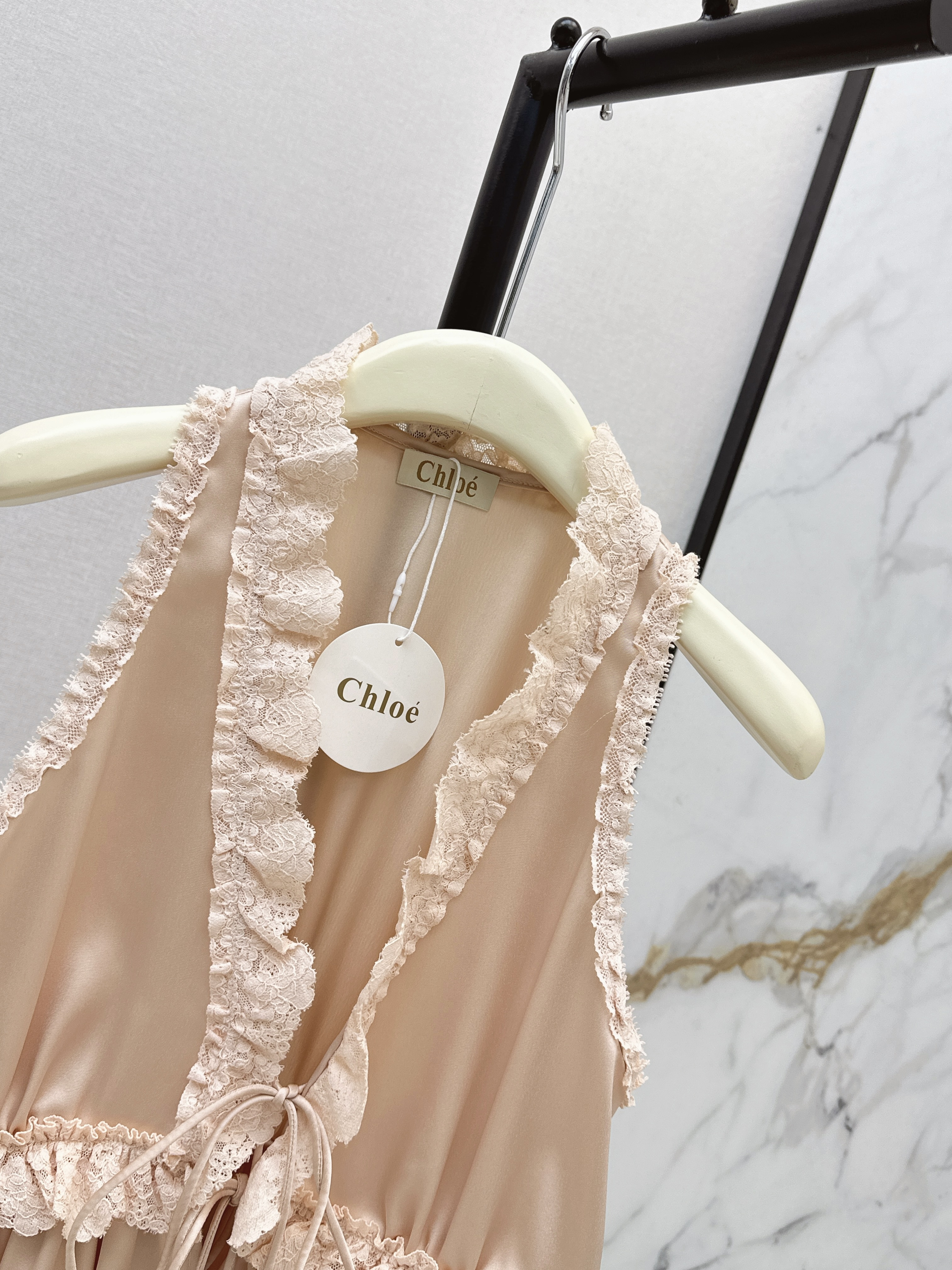 Chol 26ss lace v-neck top