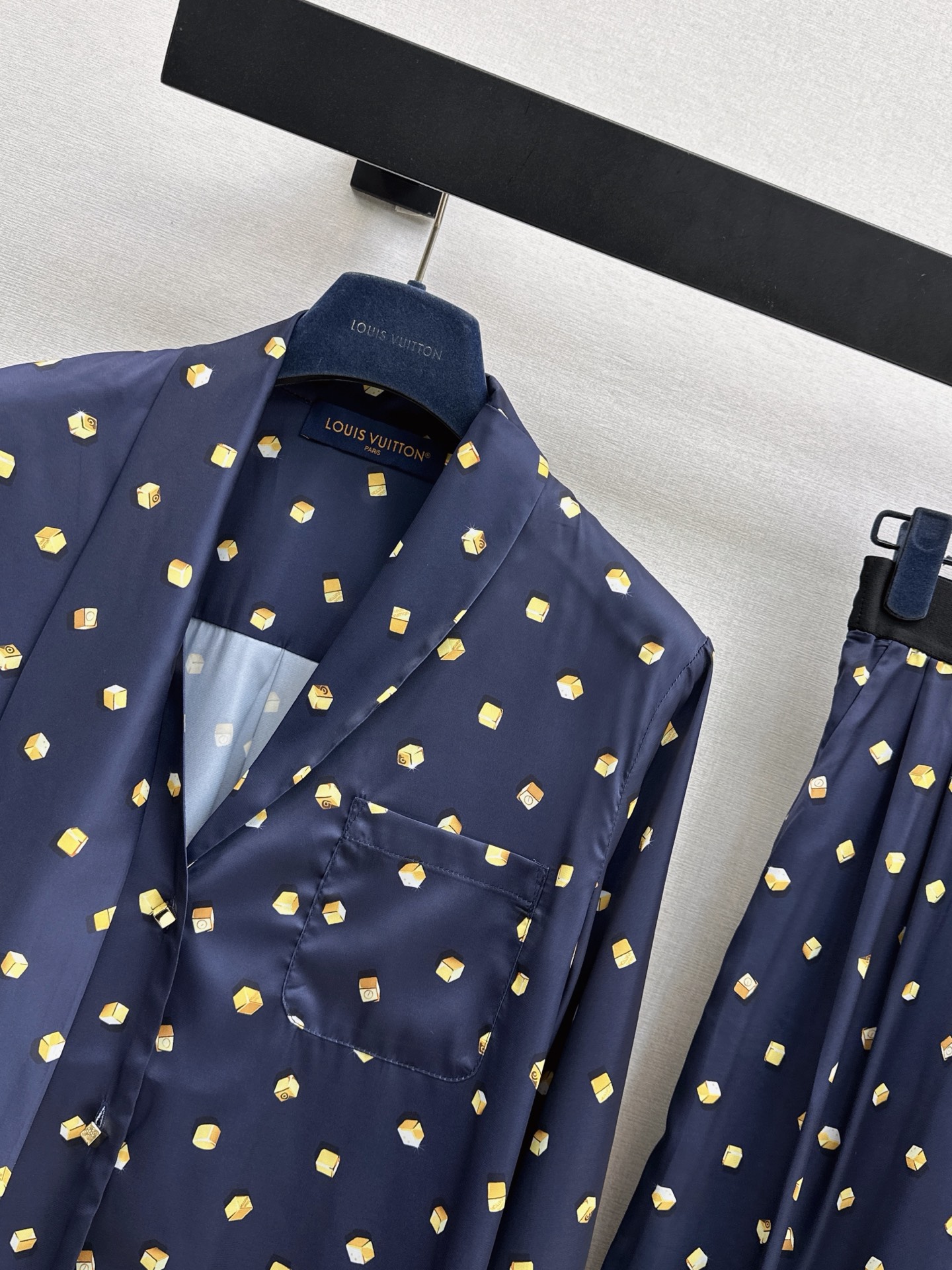 Loui 26ss polka dots ribbon shirt pants set
