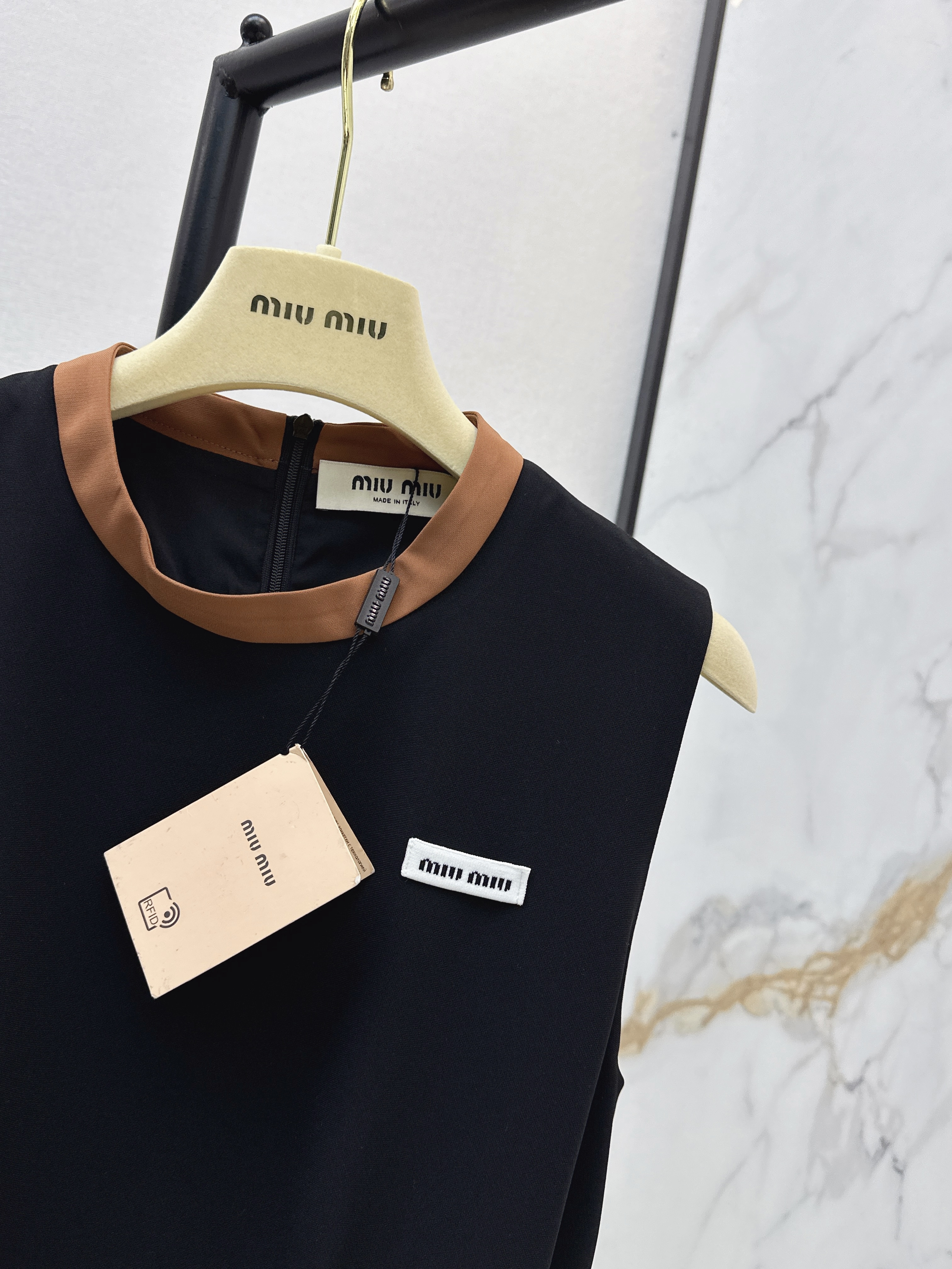 Miu 26ss sleeveless belted dress
